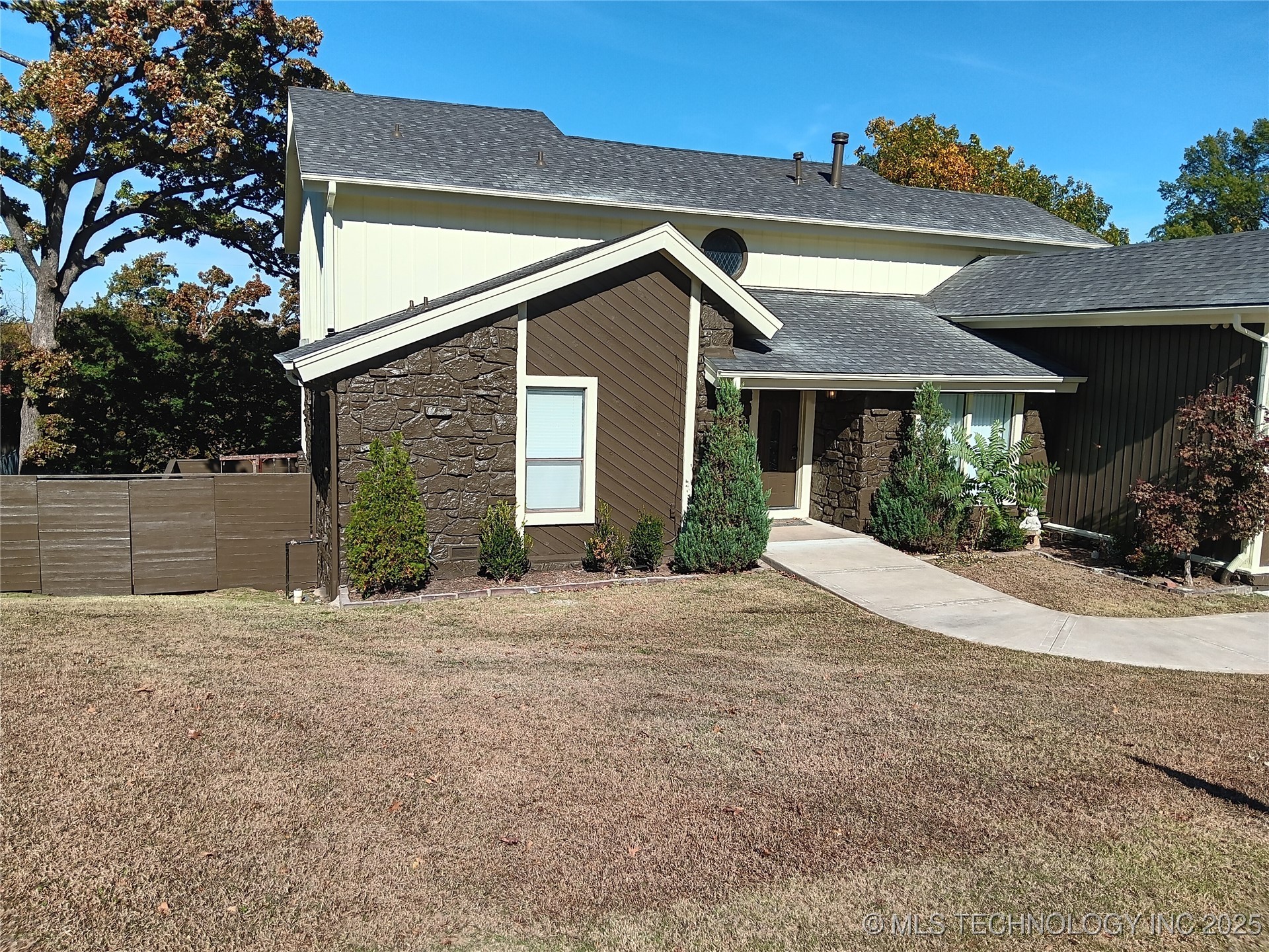 4317 E 76th Street Property Photo 1