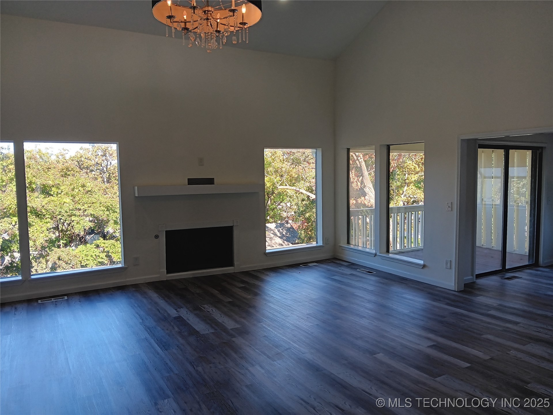 4317 E 76th Street Property Photo 5