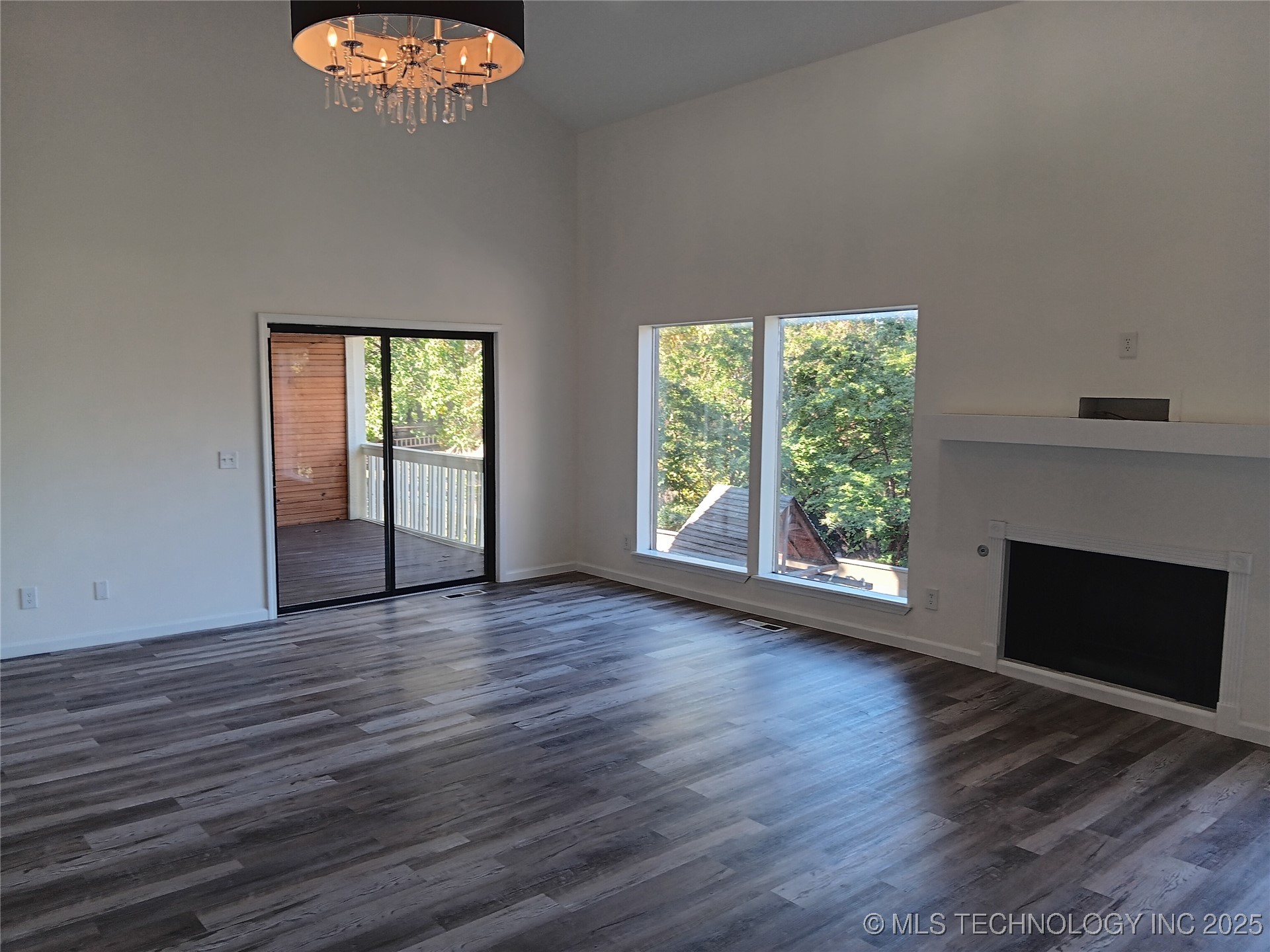 4317 E 76th Street Property Photo 6