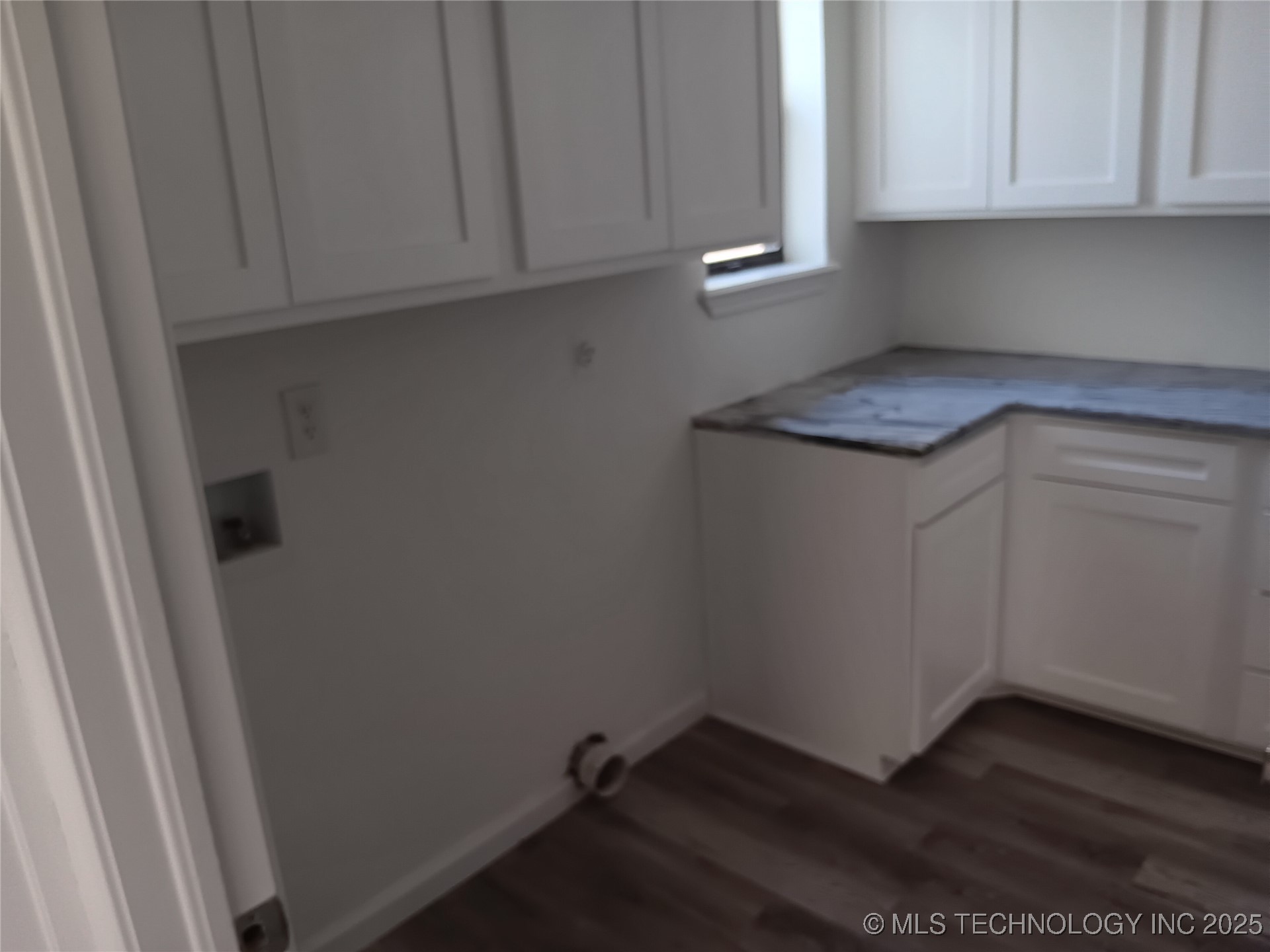 4317 E 76th Street Property Photo 14