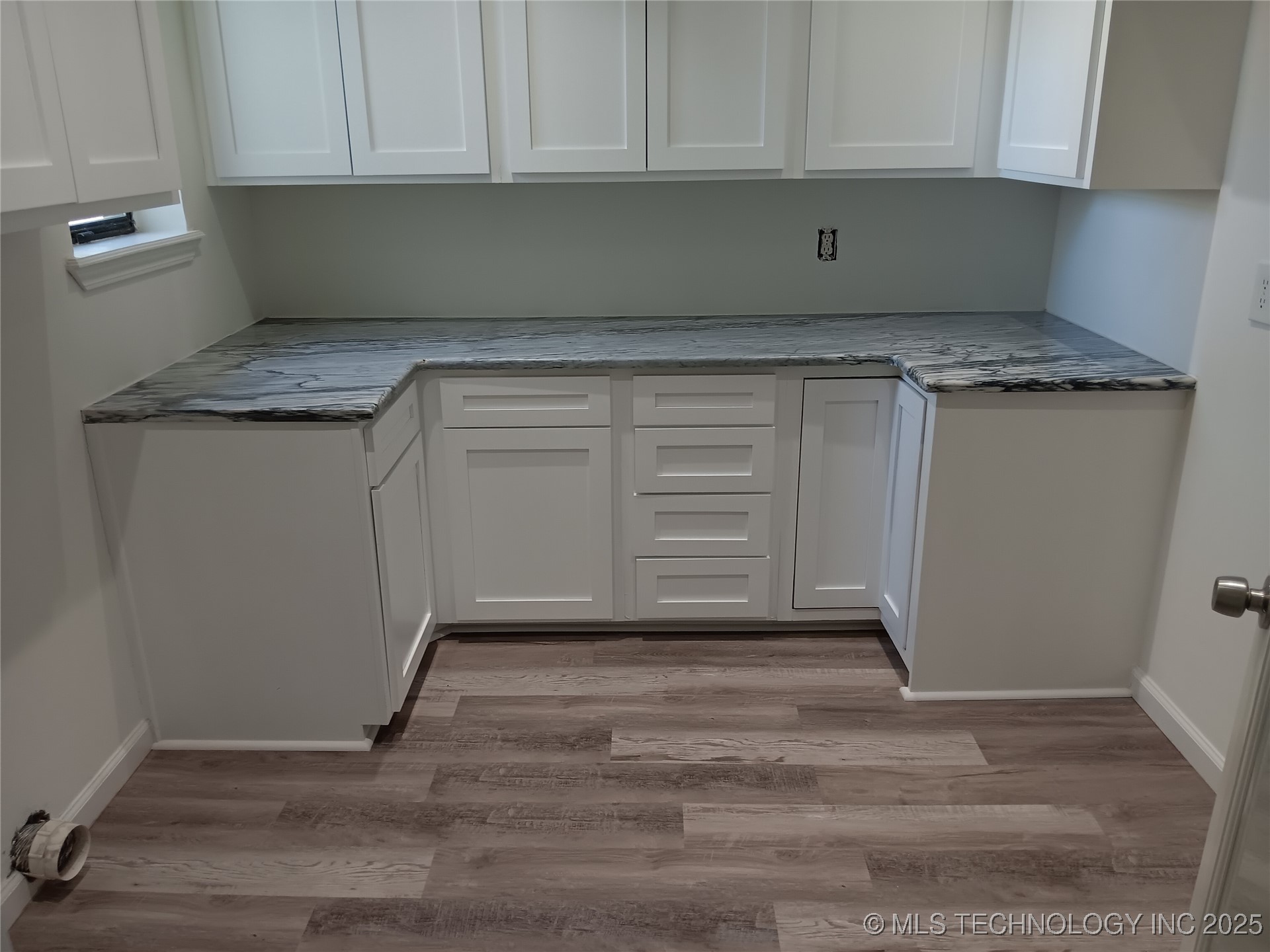 4317 E 76th Street Property Photo 15