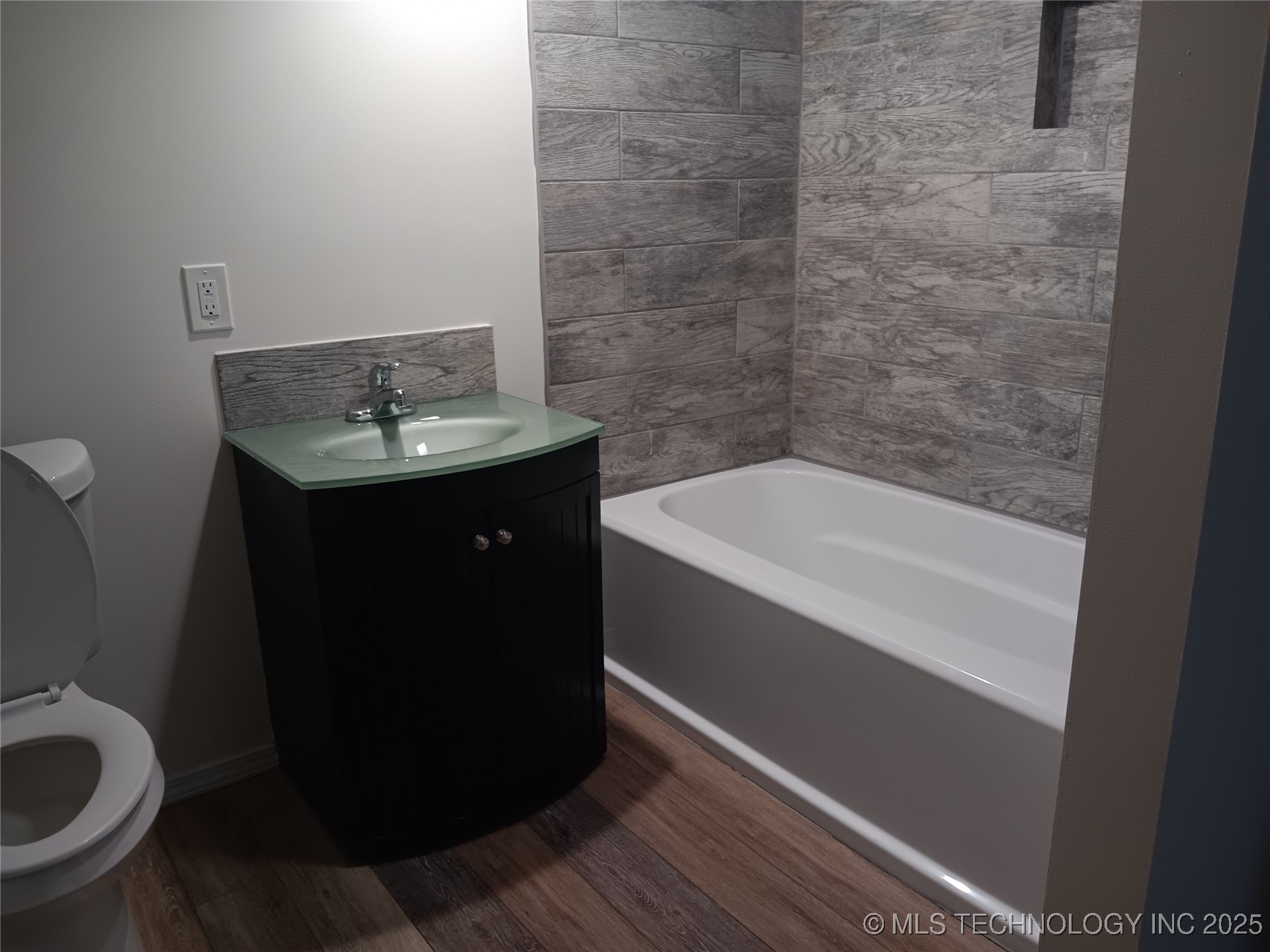 4317 E 76th Street Property Photo 25