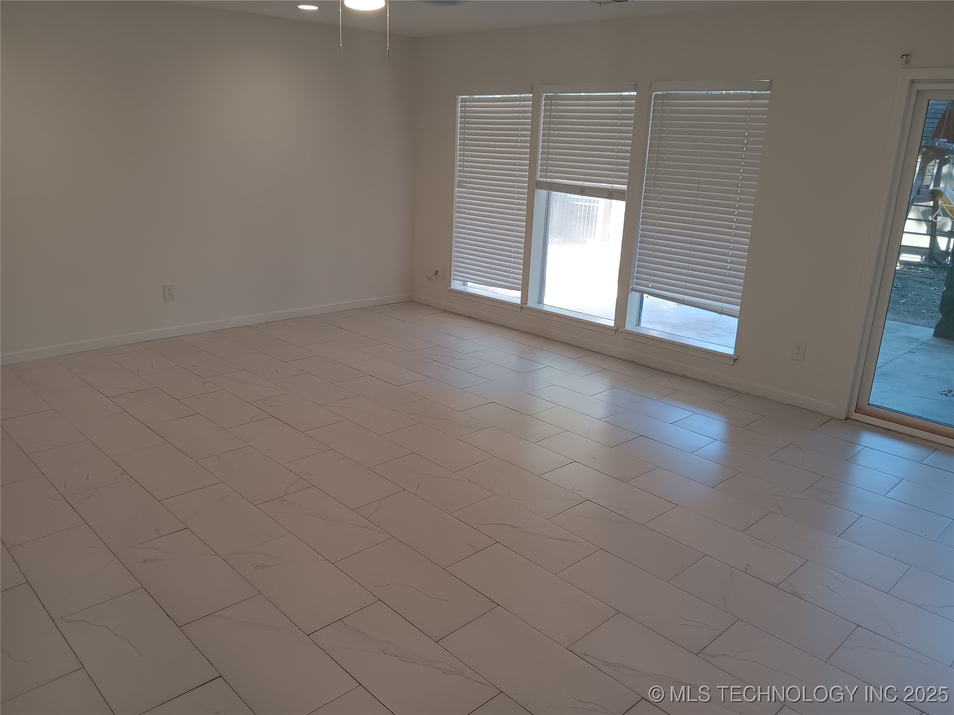 4317 E 76th Street Property Photo 41