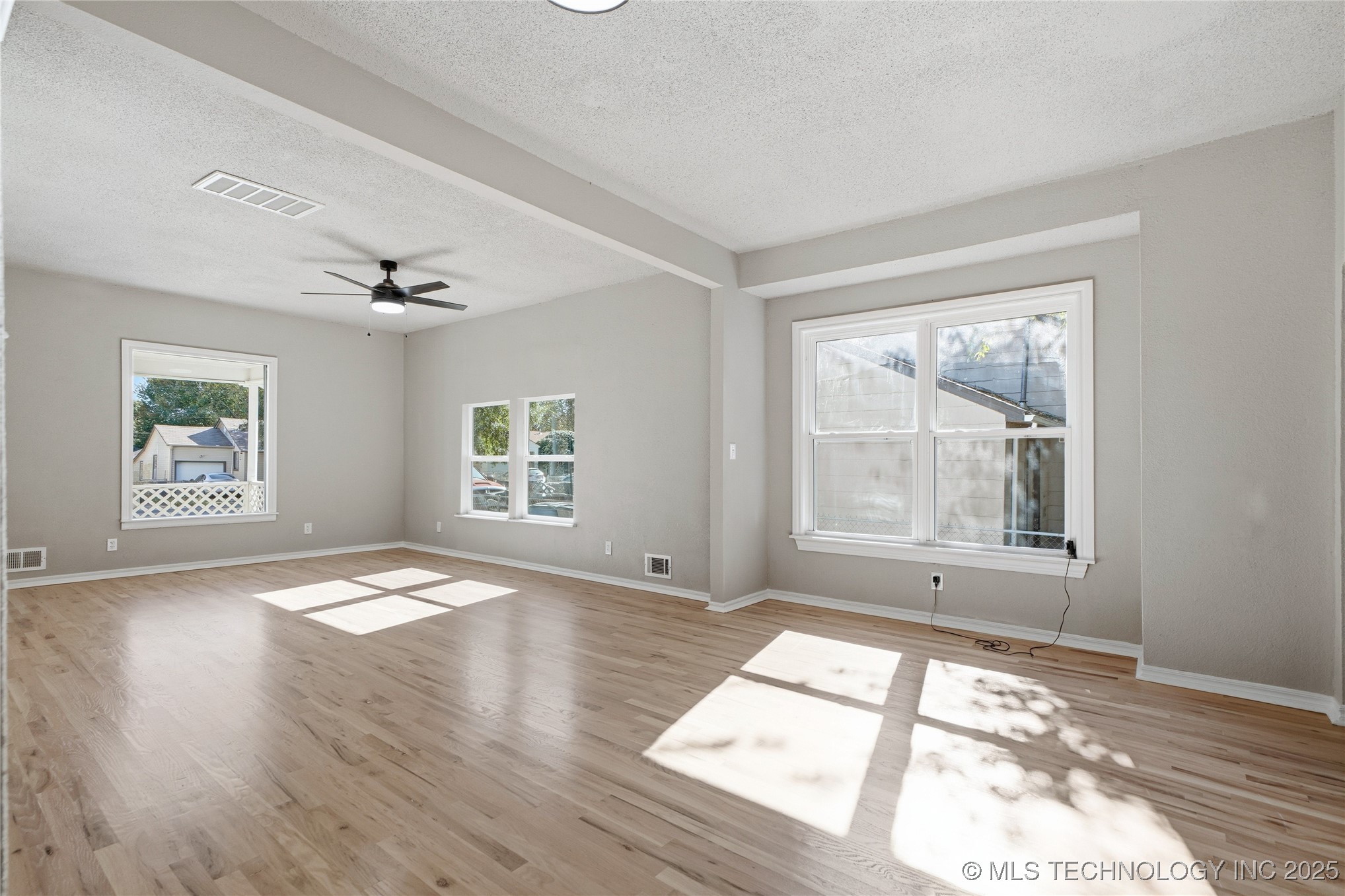 1820 N Delaware Avenue Property Photo 3