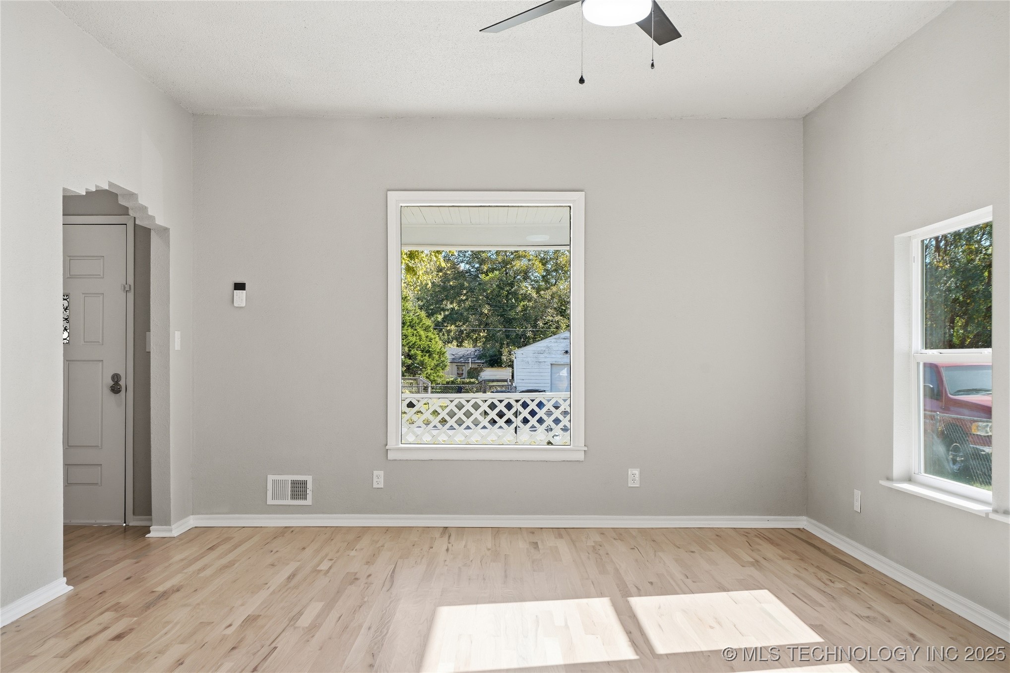 1820 N Delaware Avenue Property Photo 5