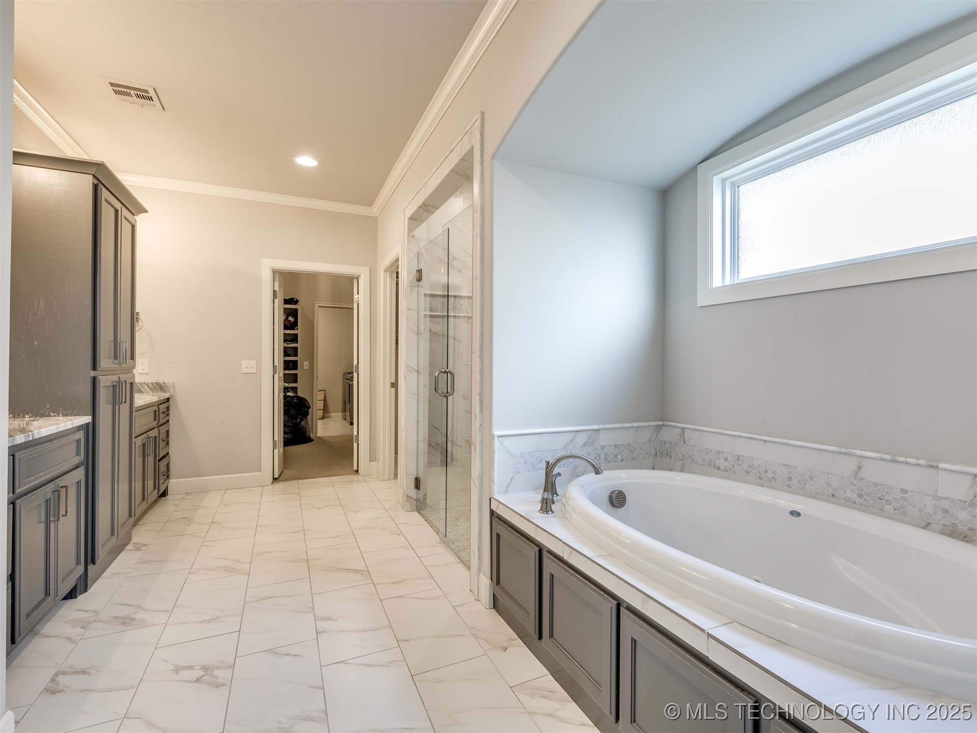 908 W 86th Place S Property Photo 11