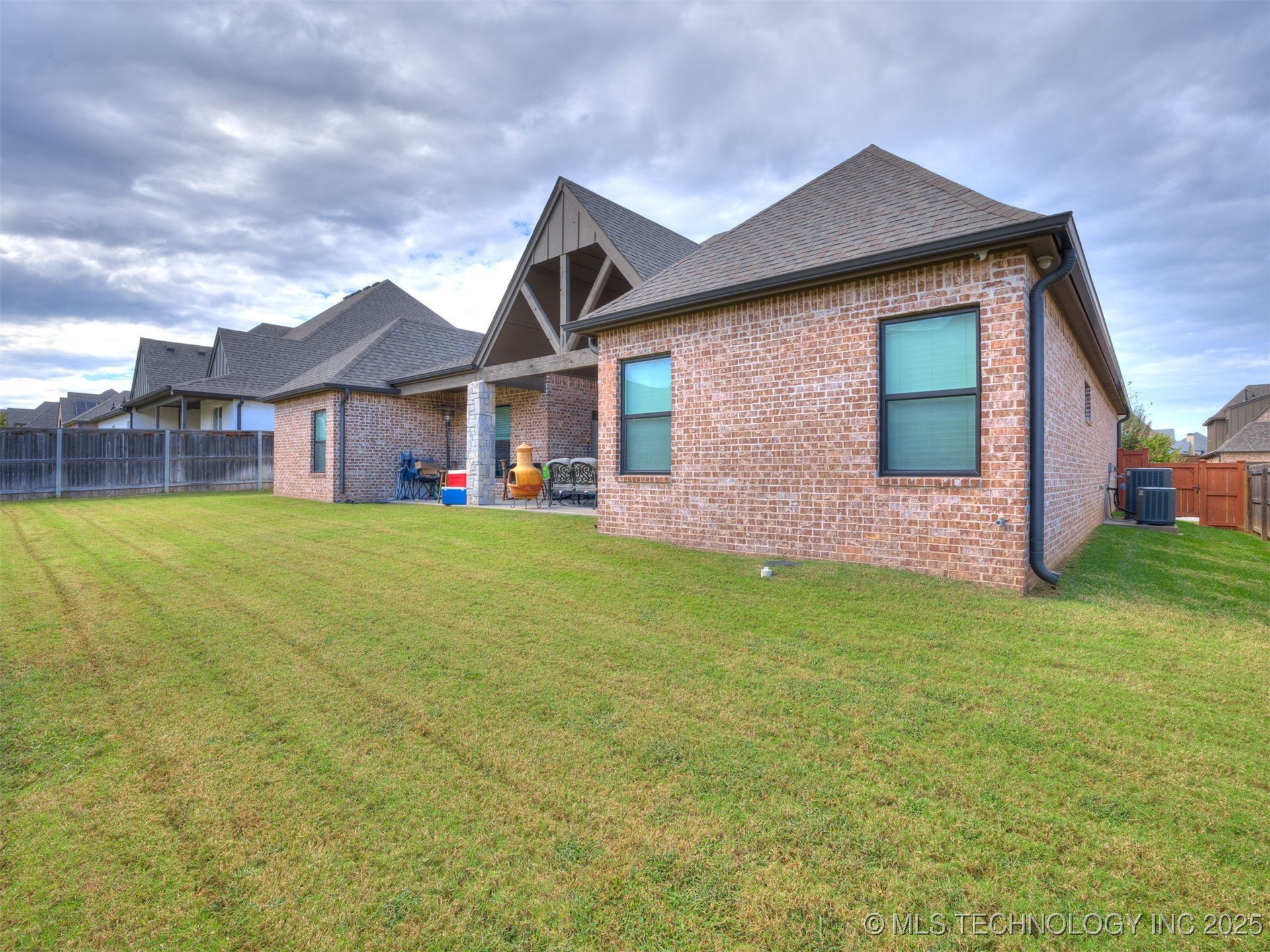 908 W 86th Place S Property Photo 22