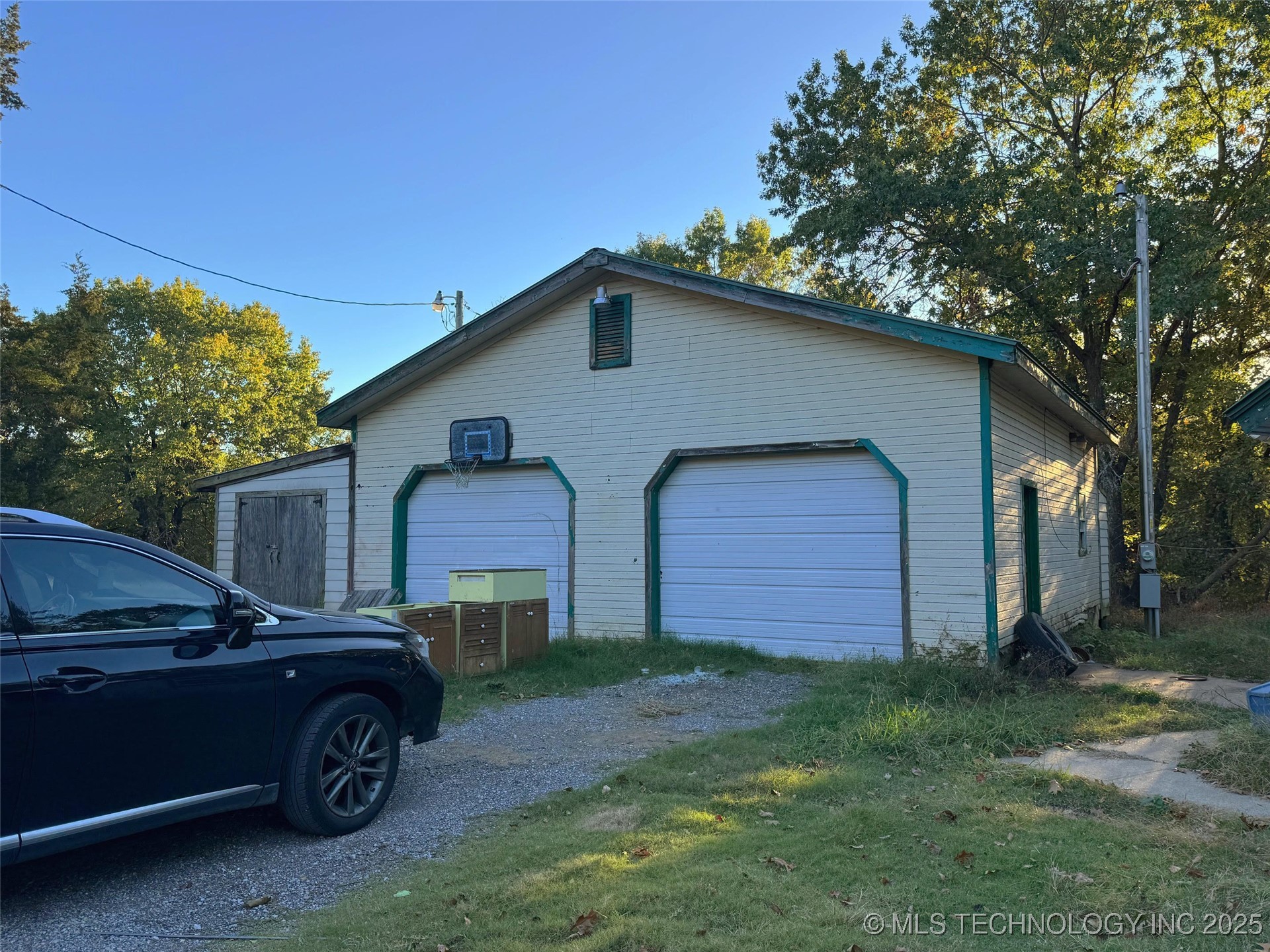9611 Celia Berryhill Road Property Photo 3