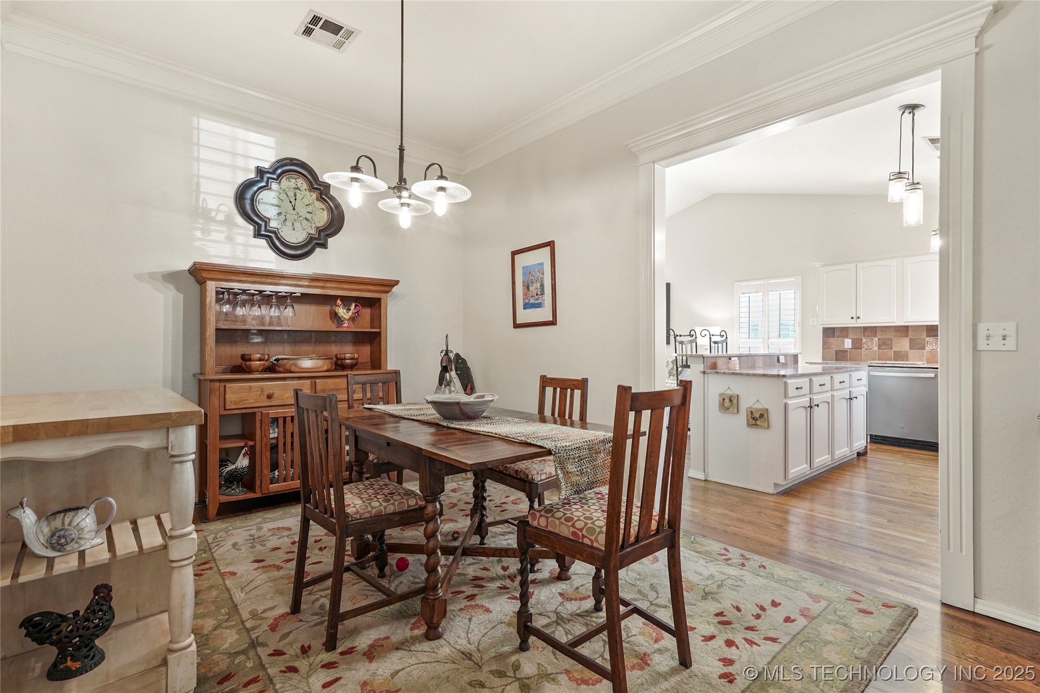 3033 W Oakland Street Property Photo 9