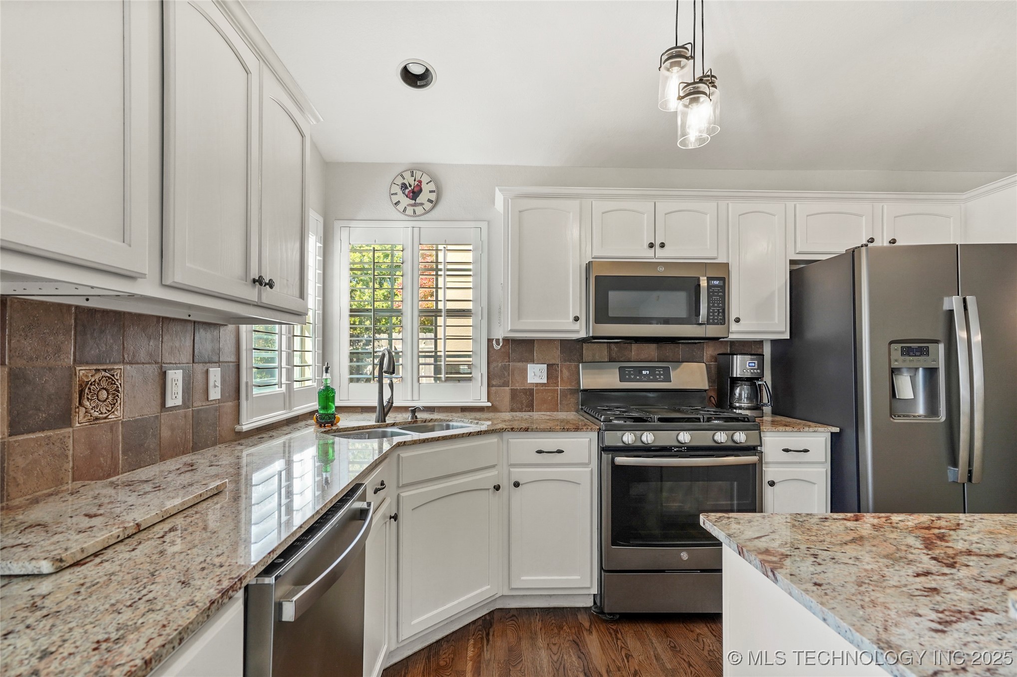 3033 W Oakland Street Property Photo 12