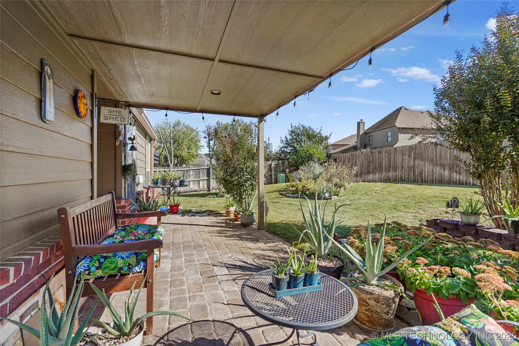 3033 W Oakland Street Property Photo 28