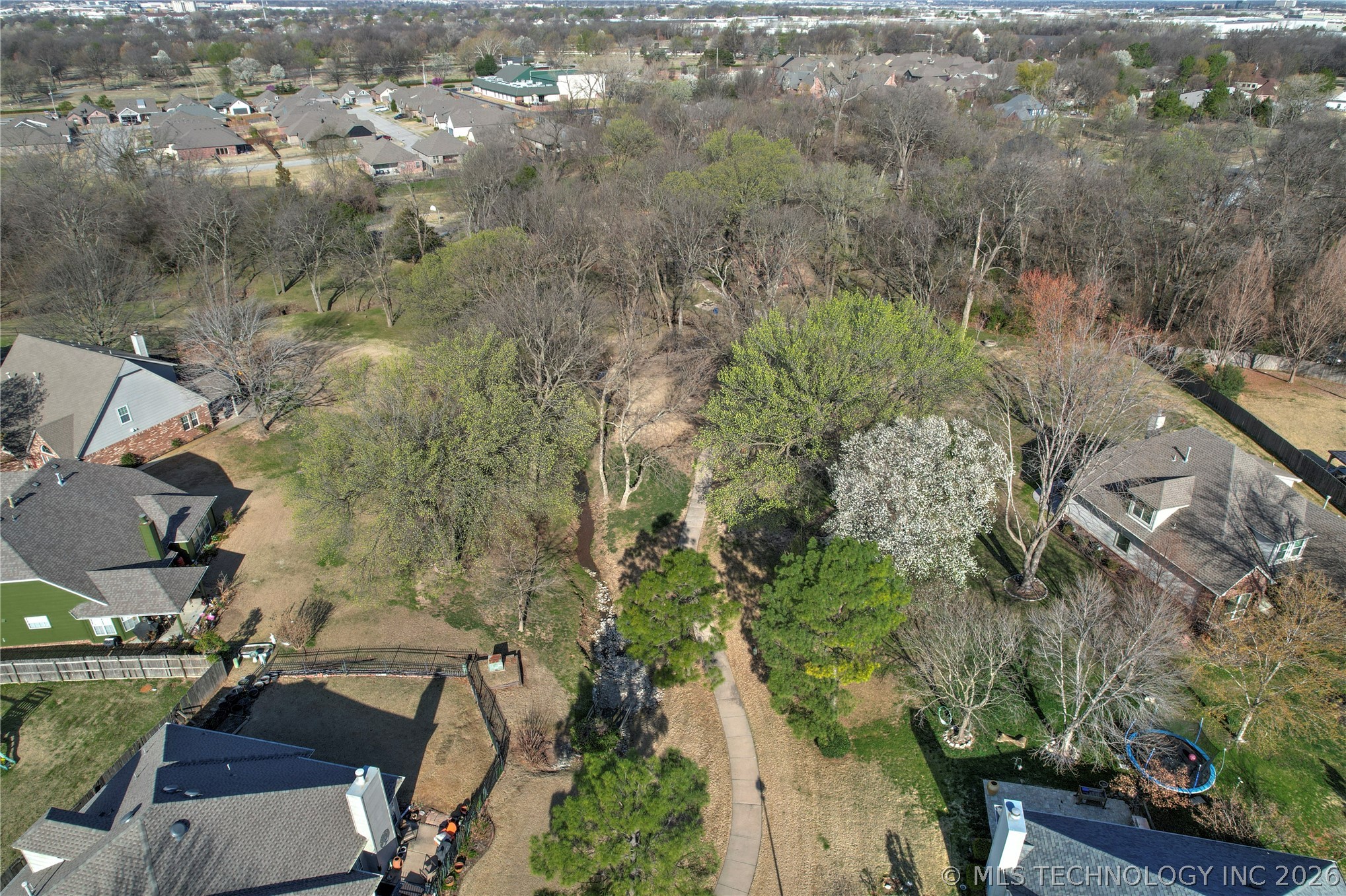 3033 W Oakland Street Property Photo 43