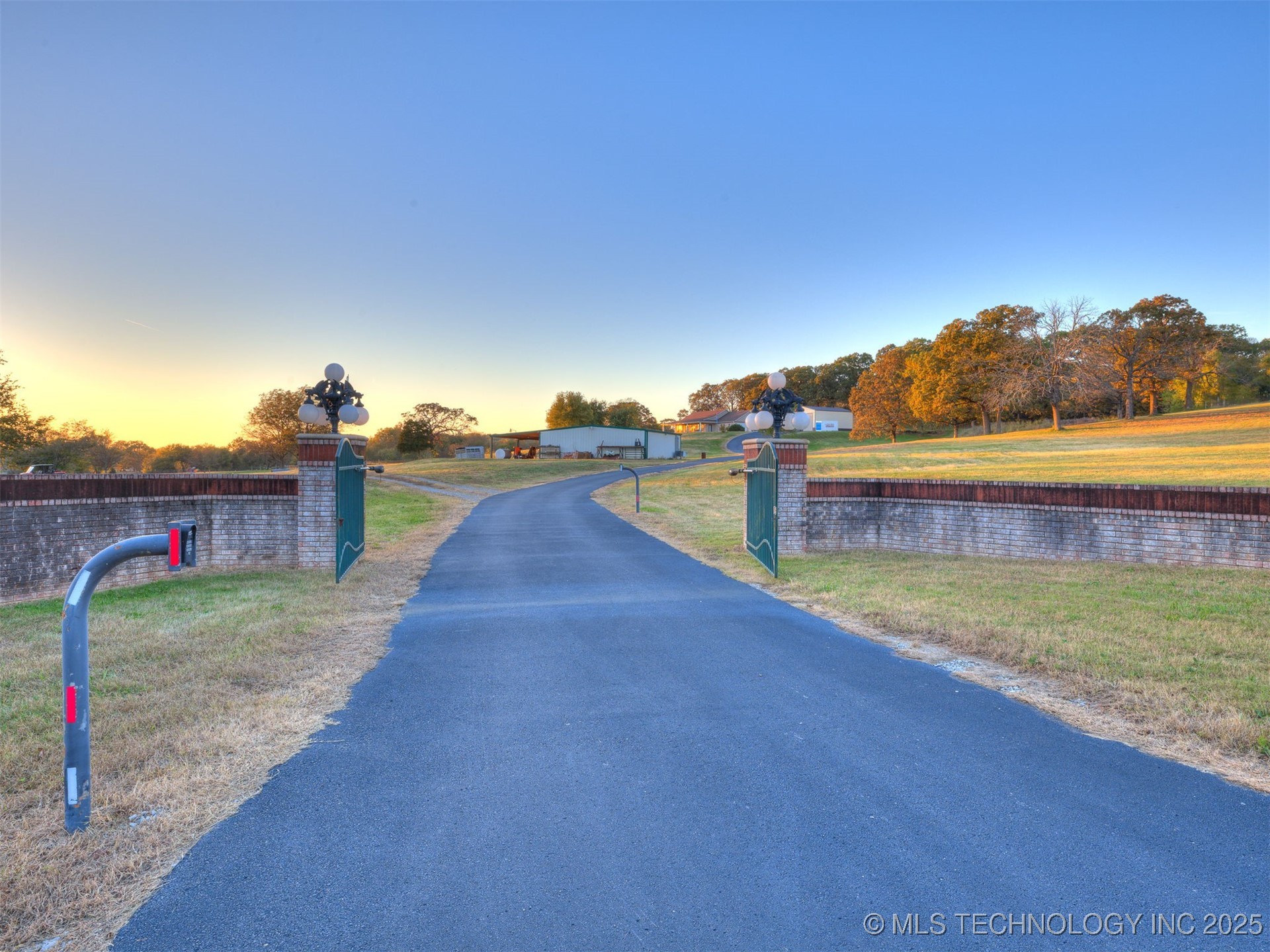 14800 S 4220 Road Property Photo 9