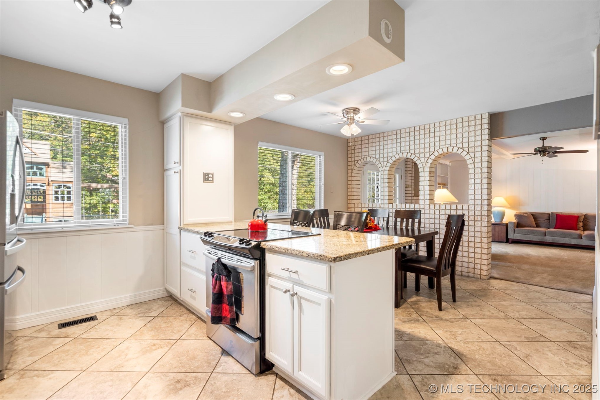 6985 E 72nd Street S Property Photo 9