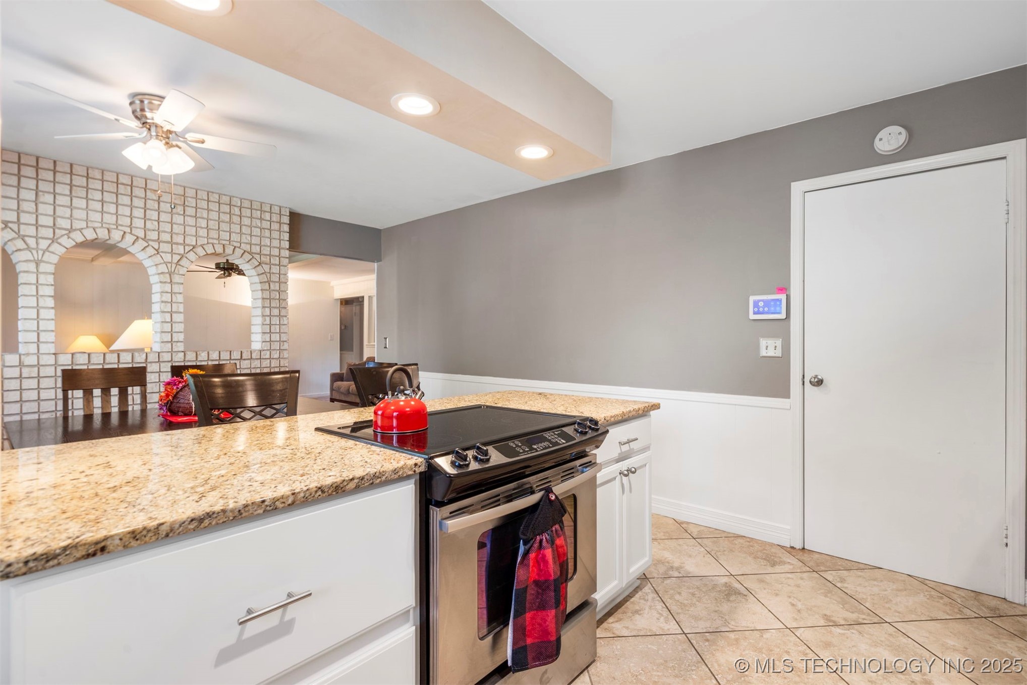 6985 E 72nd Street S Property Photo 10