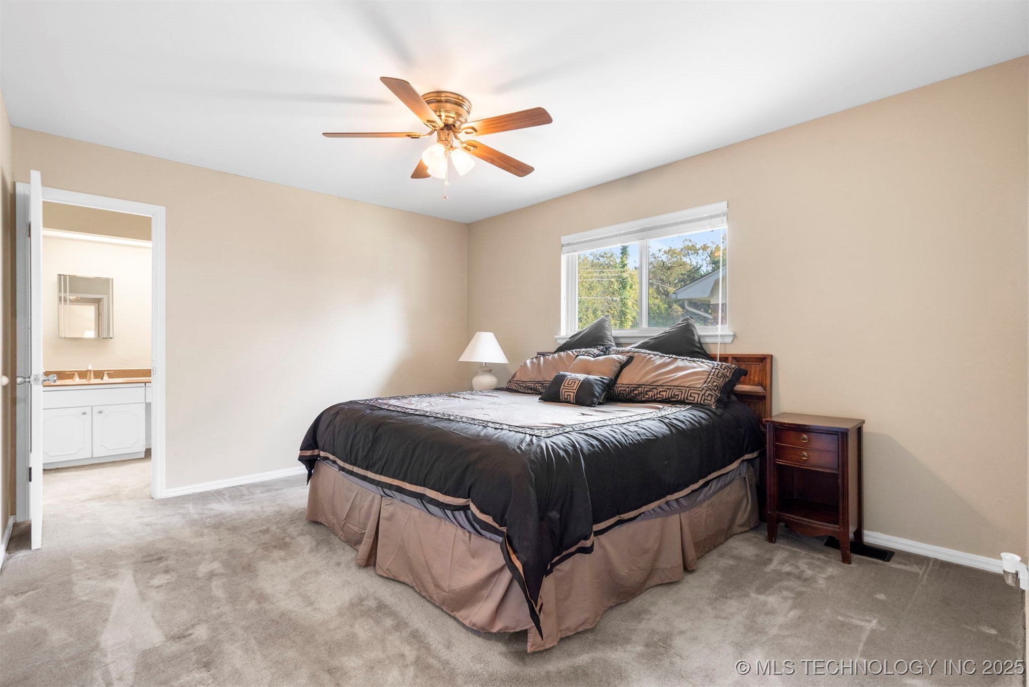 6985 E 72nd Street S Property Photo 11