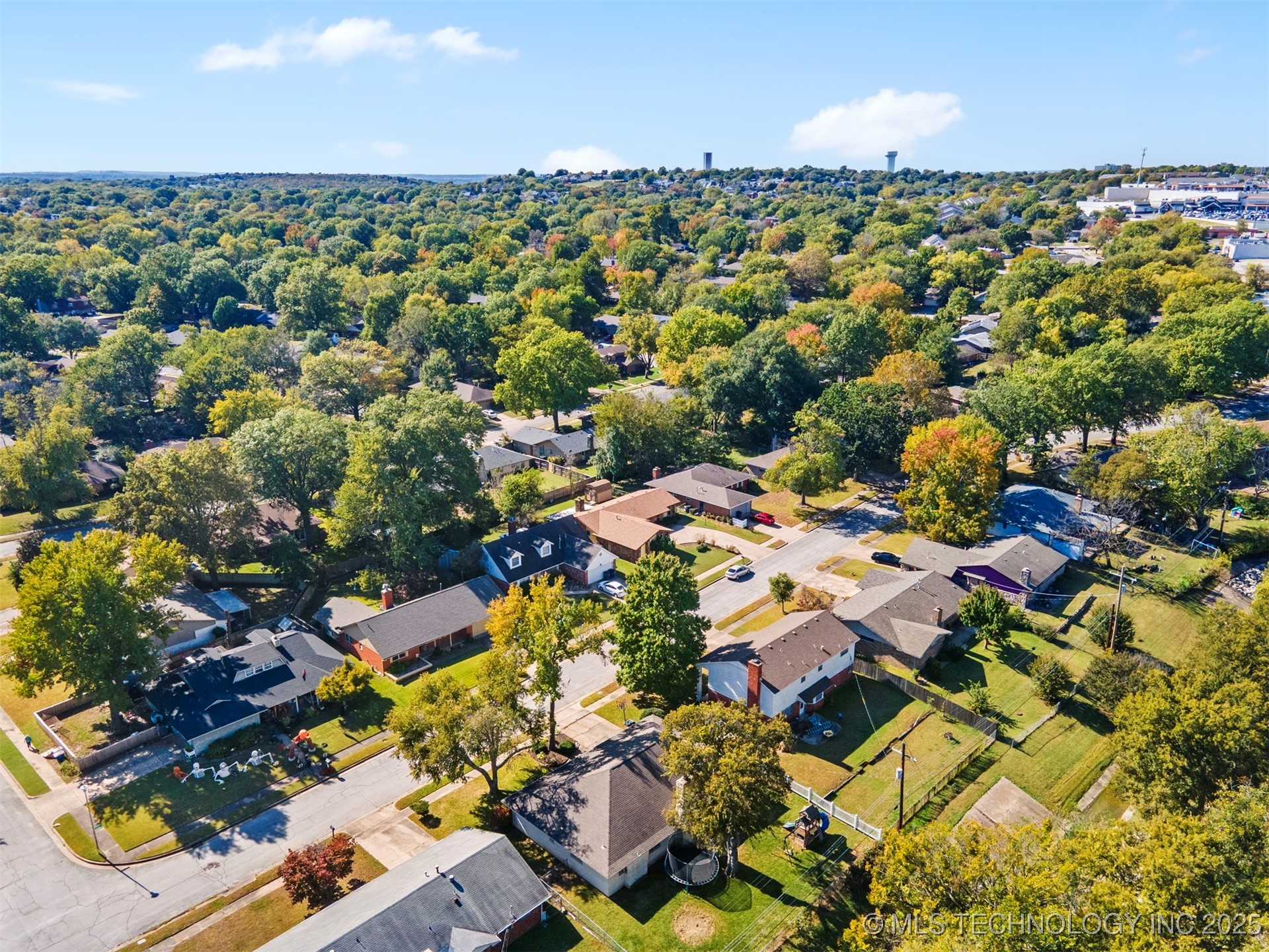 6985 E 72nd Street S Property Photo 22