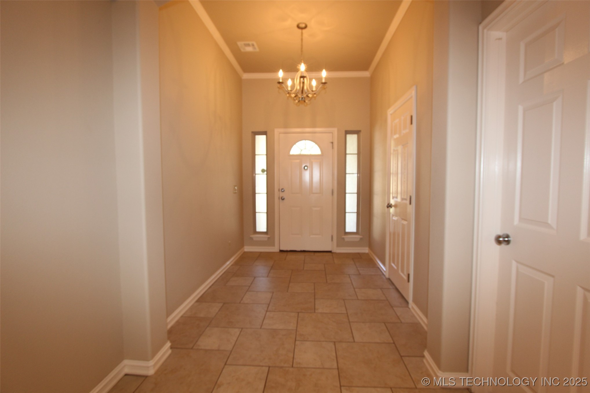 6932 S 73rd East Avenue Property Photo 4