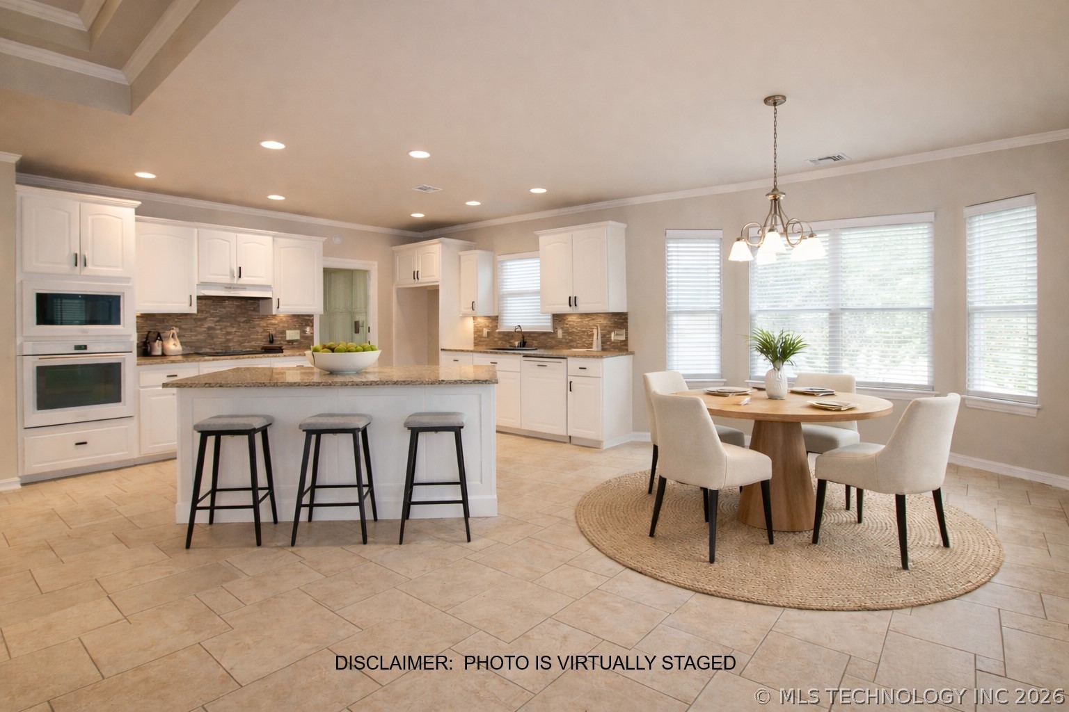 6932 S 73rd East Avenue Property Photo 7