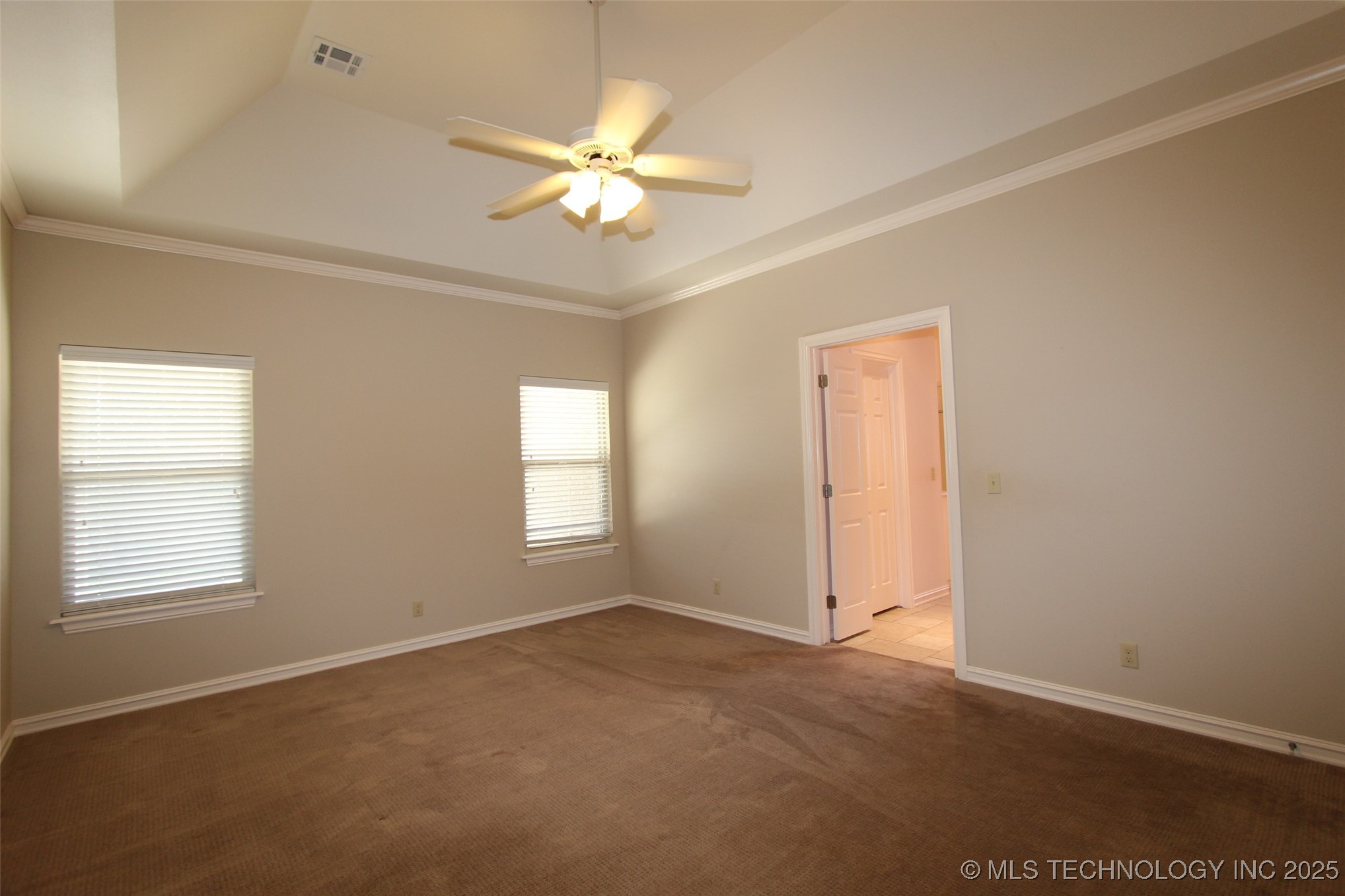 6932 S 73rd East Avenue Property Photo 11