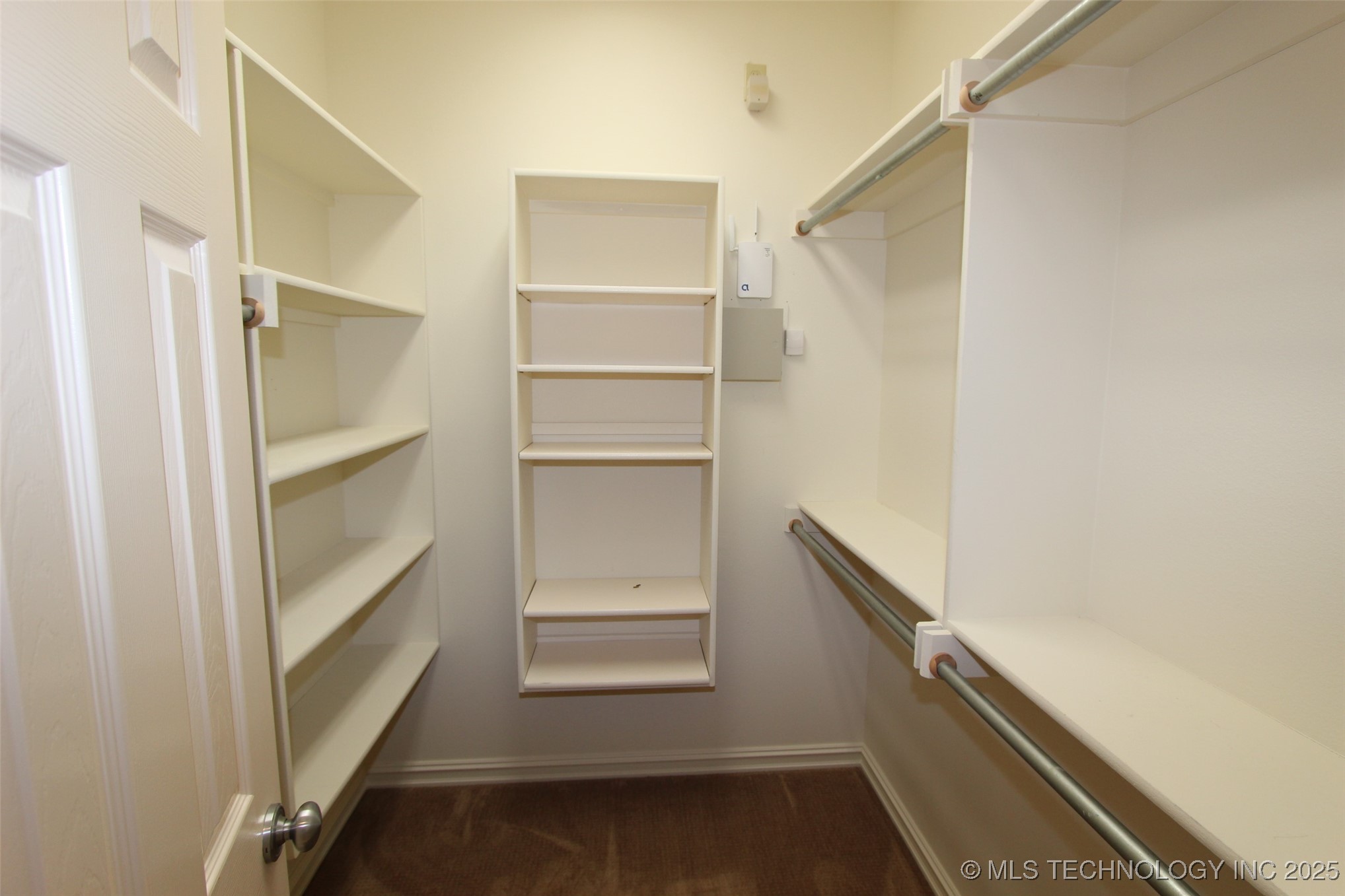 6932 S 73rd East Avenue Property Photo 16