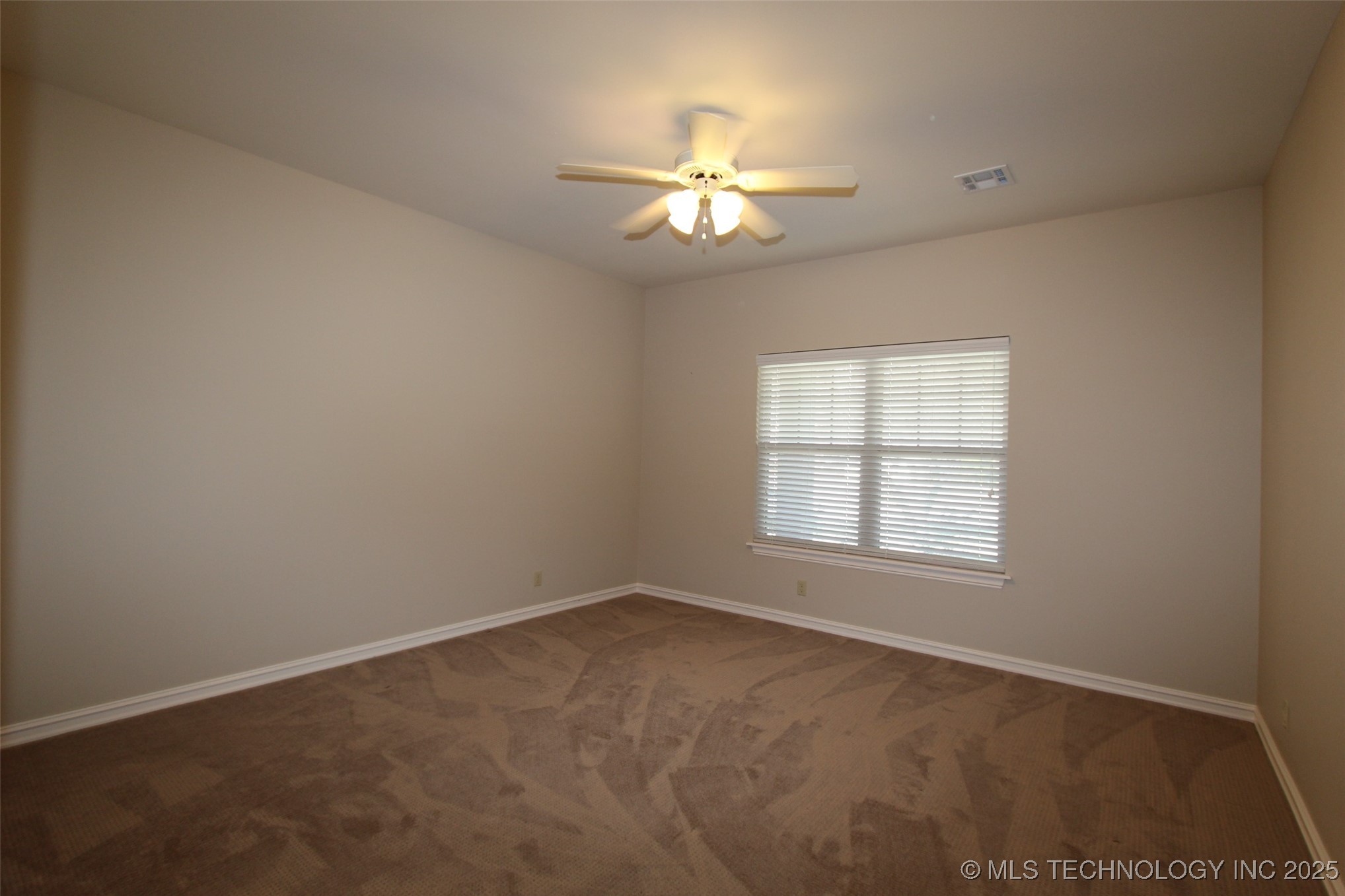 6932 S 73rd East Avenue Property Photo 20