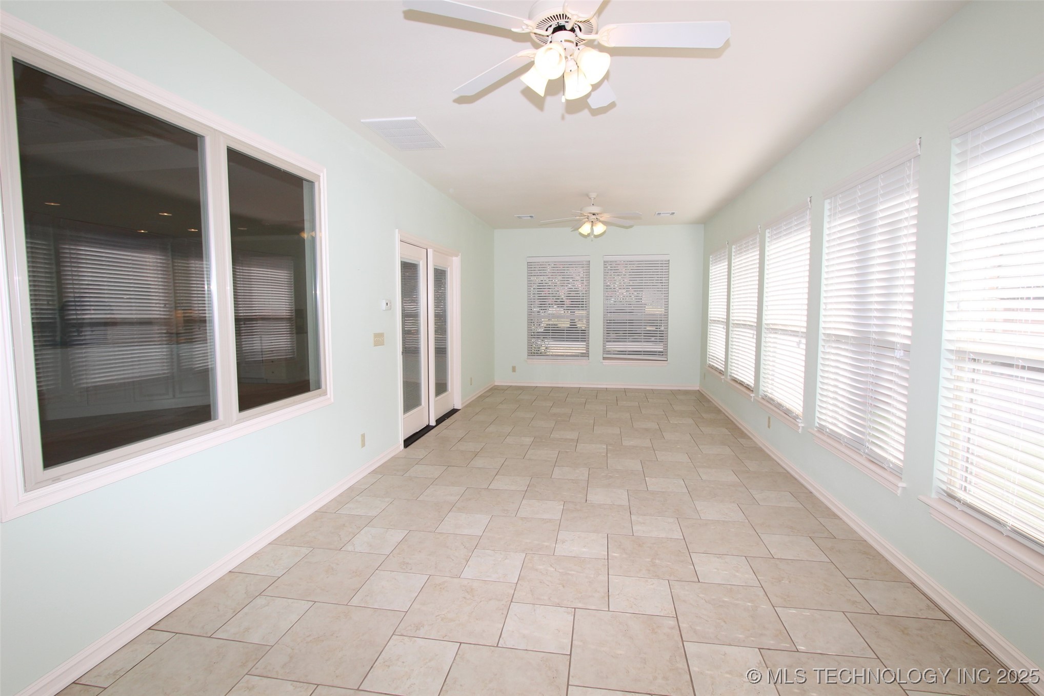 6932 S 73rd East Avenue Property Photo 28