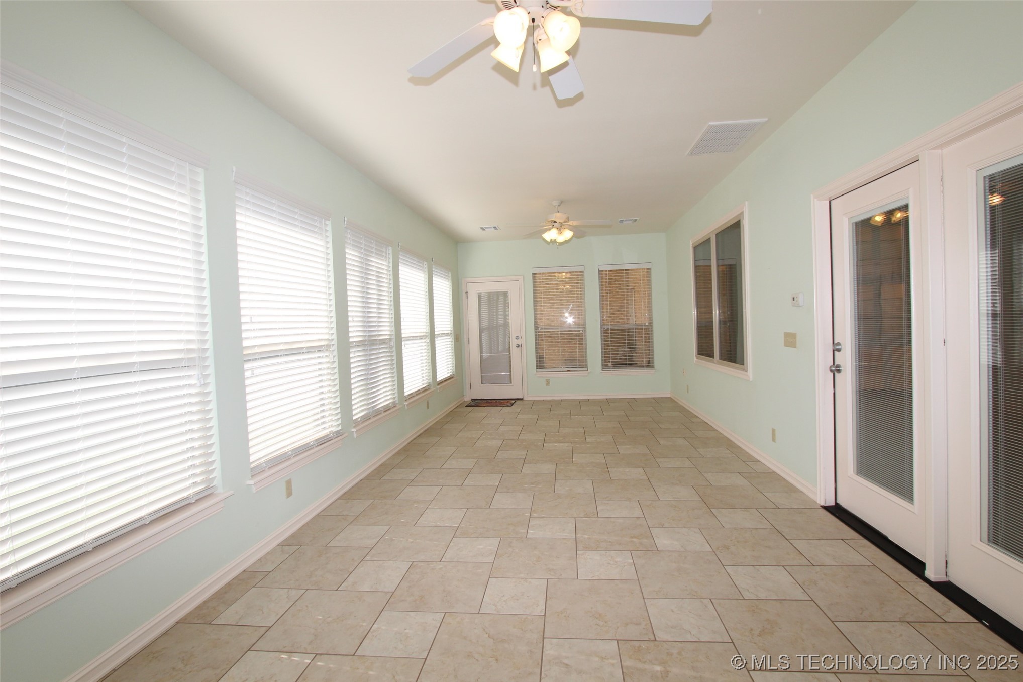 6932 S 73rd East Avenue Property Photo 29