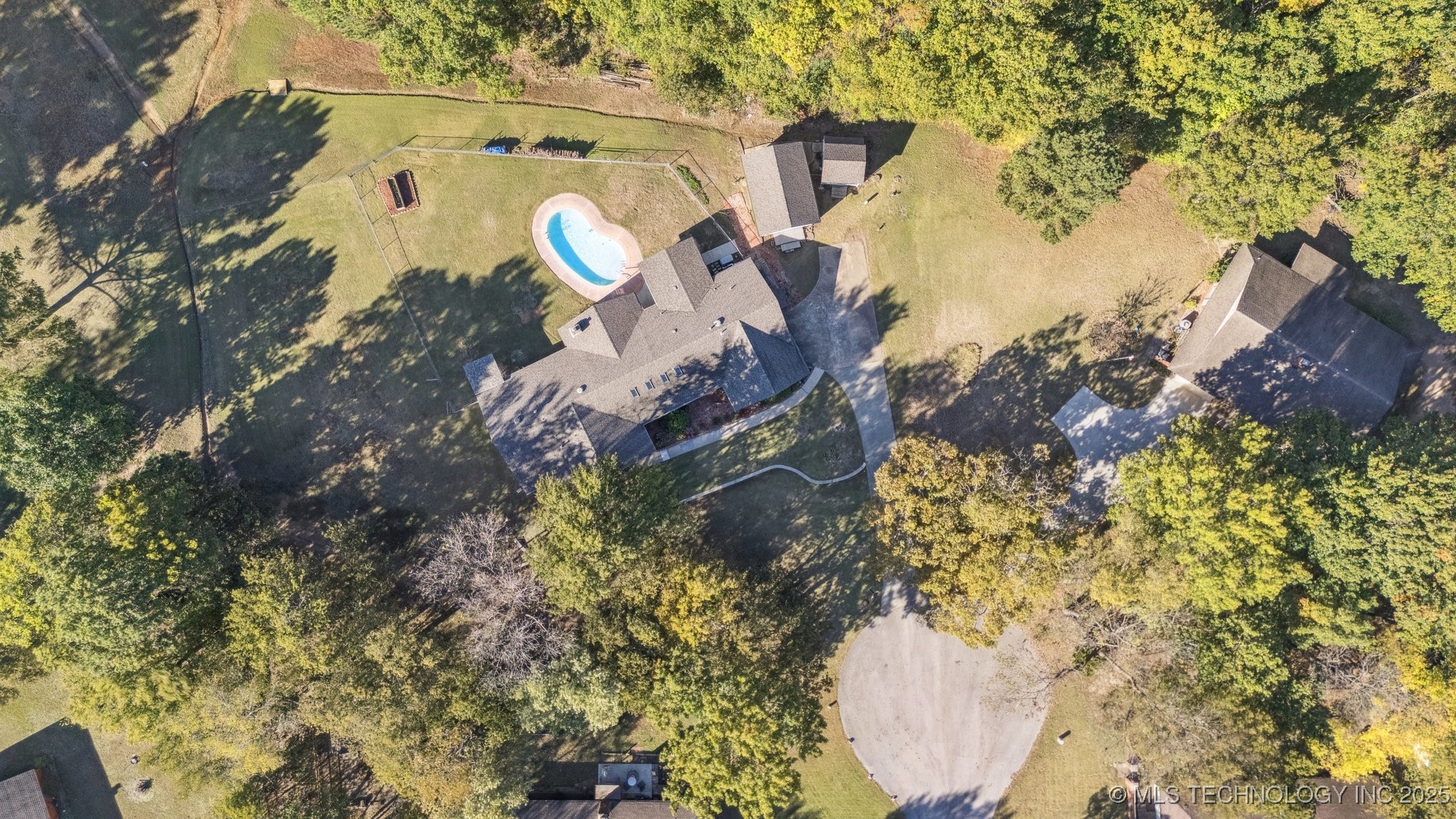 21780 E 66th Circle S Property Photo 4