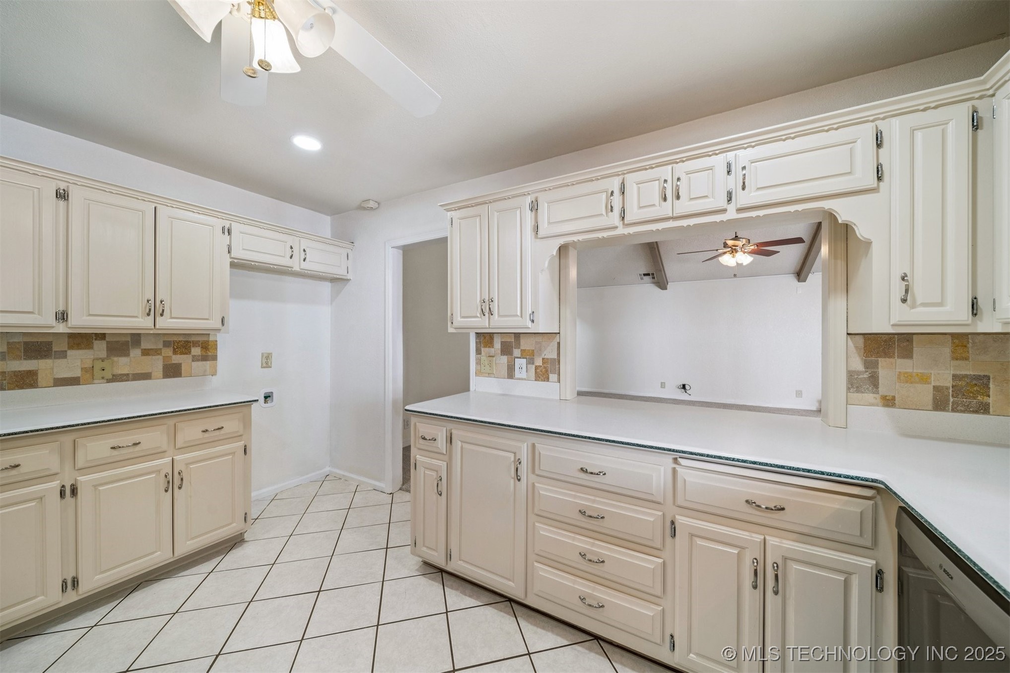 21780 E 66th Circle S Property Photo 18