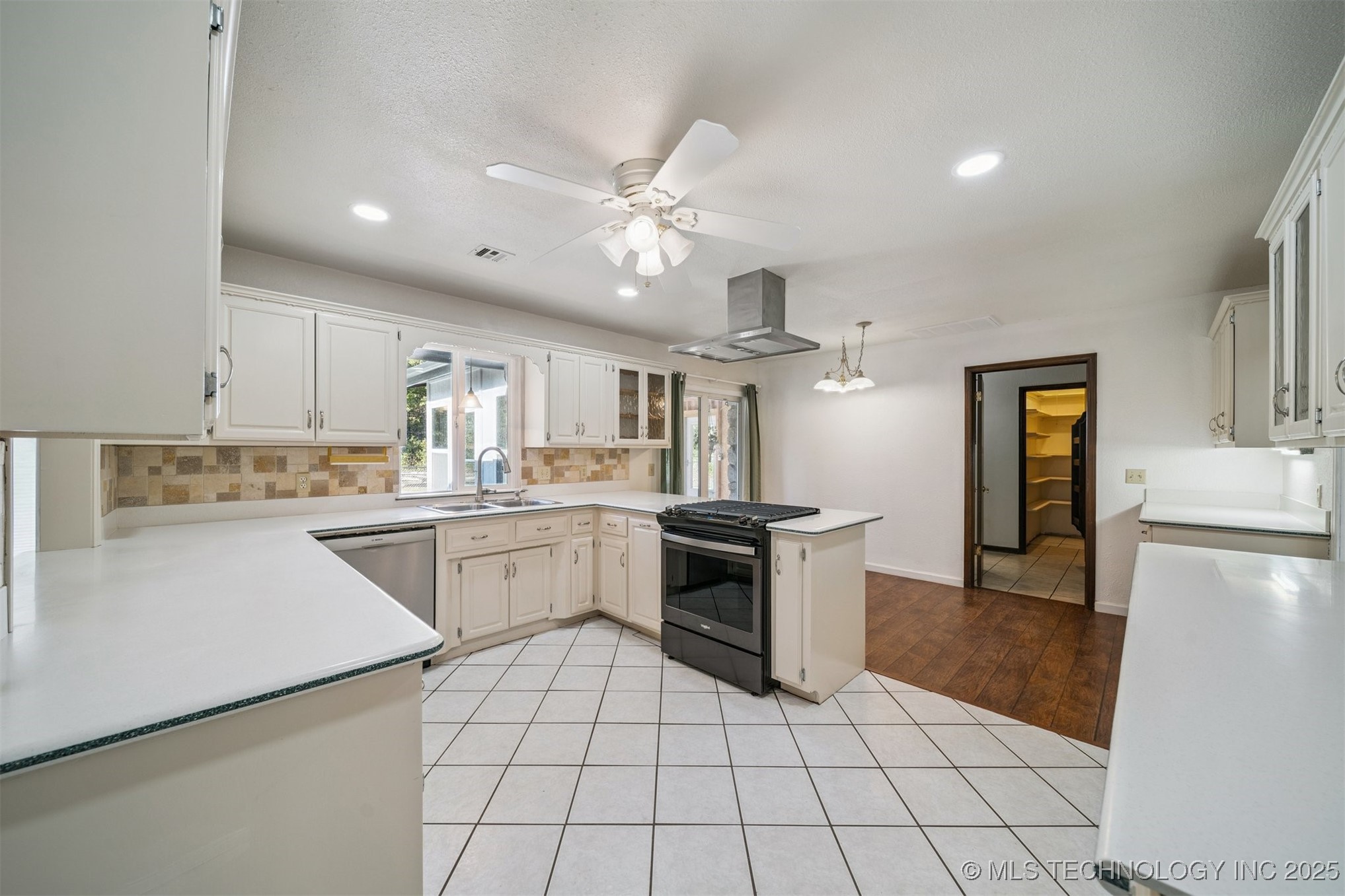 21780 E 66th Circle S Property Photo 19