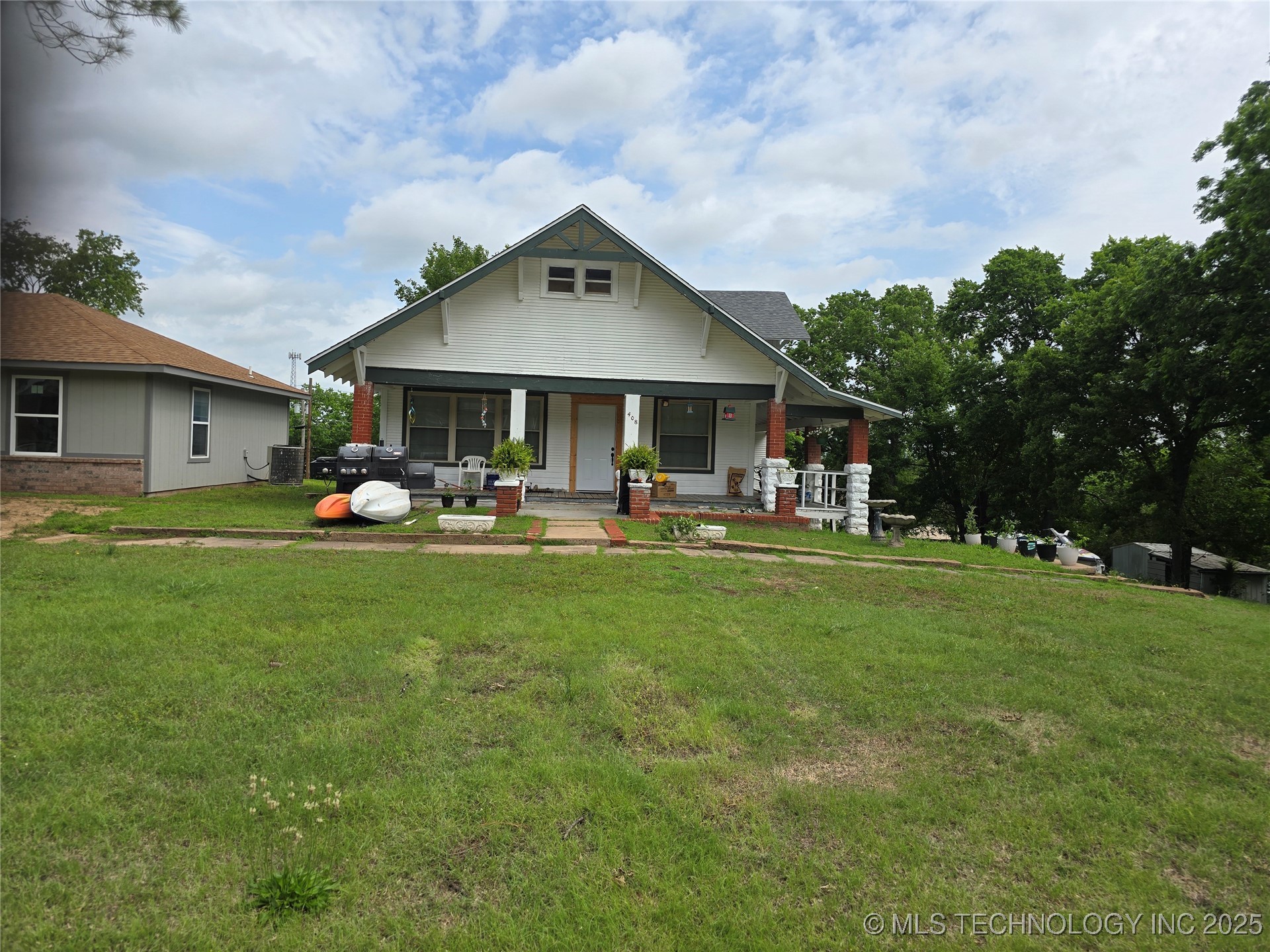 406 Denver Street Property Photo 1