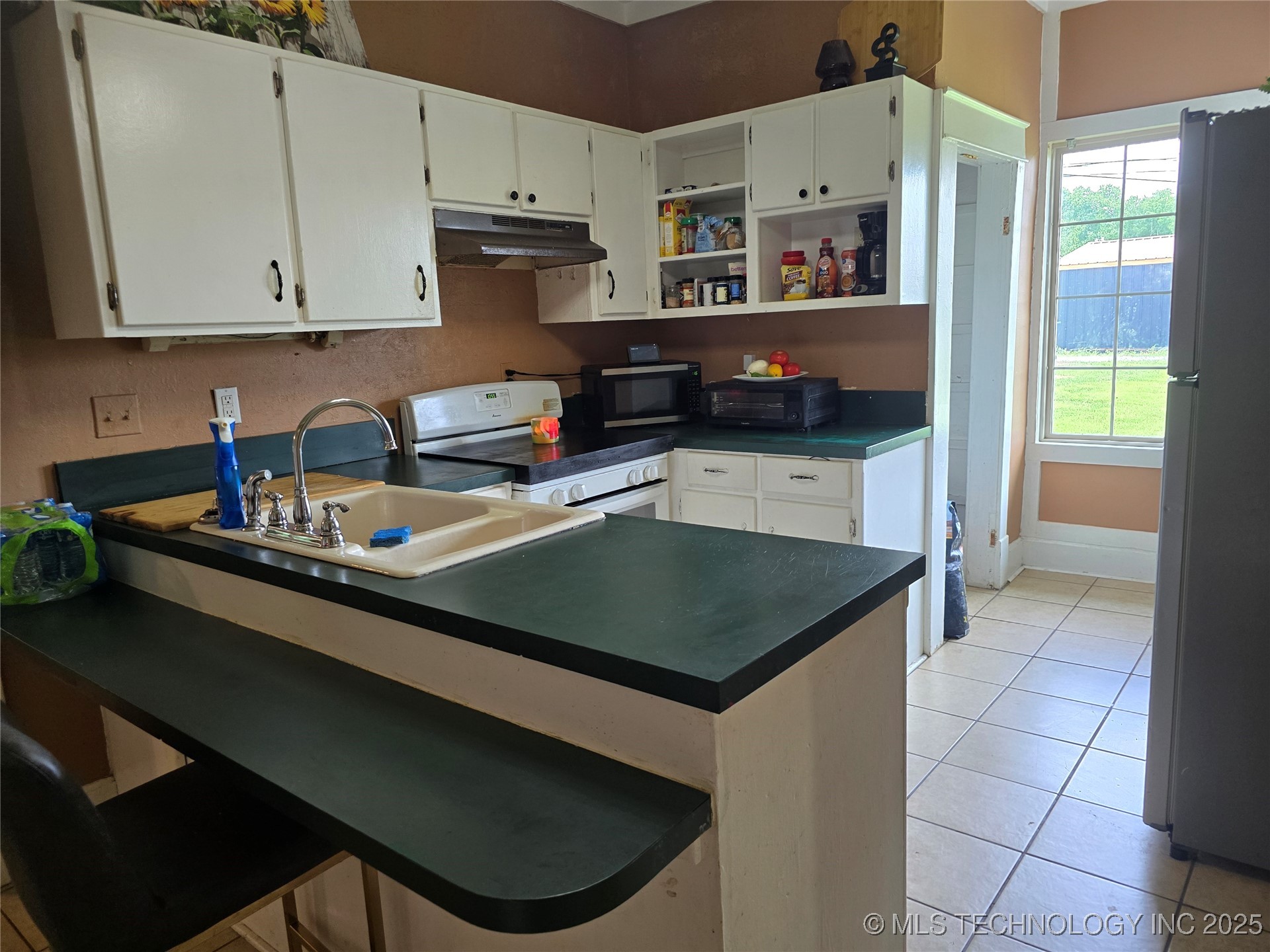 406 Denver Street Property Photo 4