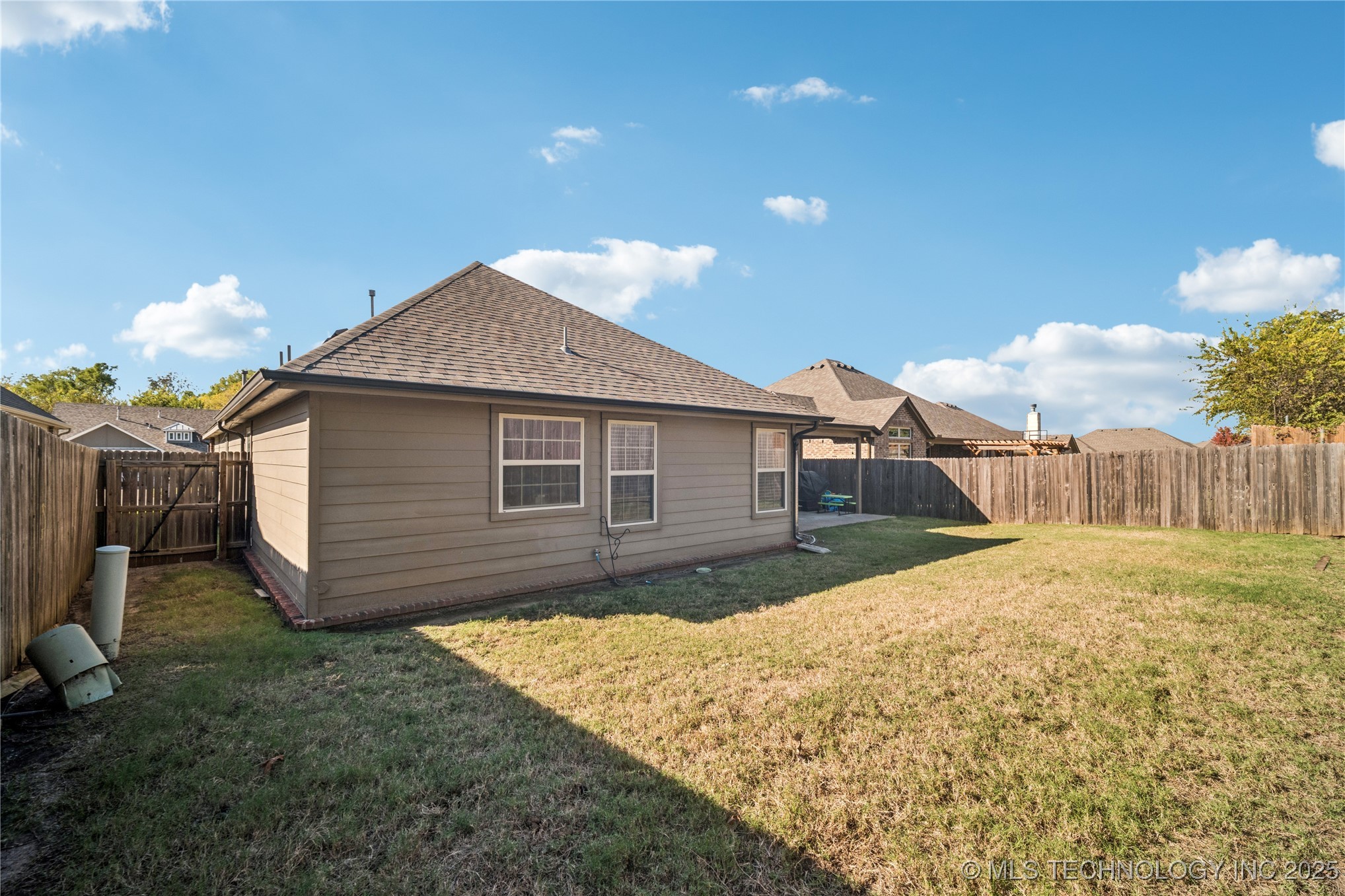 5317 Skylane Drive Property Photo 31