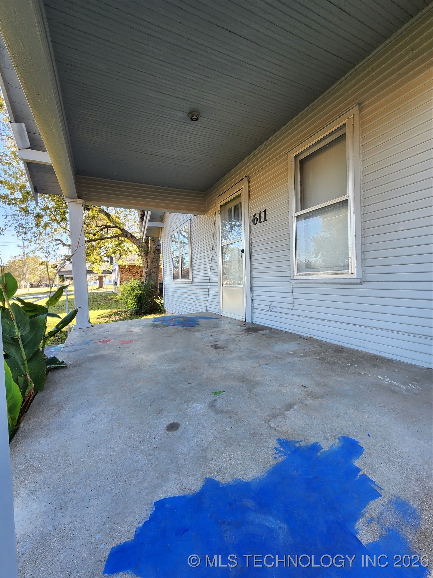 611 N 7th Avenue Property Photo 2