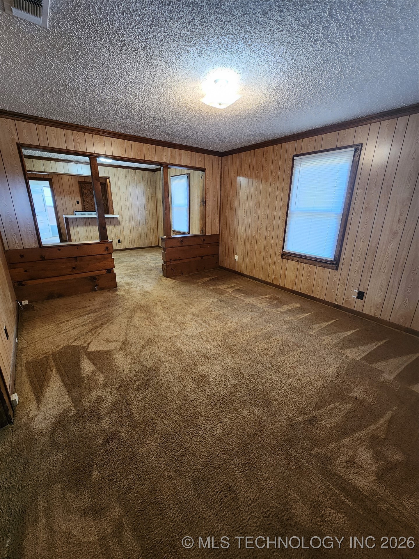 611 N 7th Avenue Property Photo 3