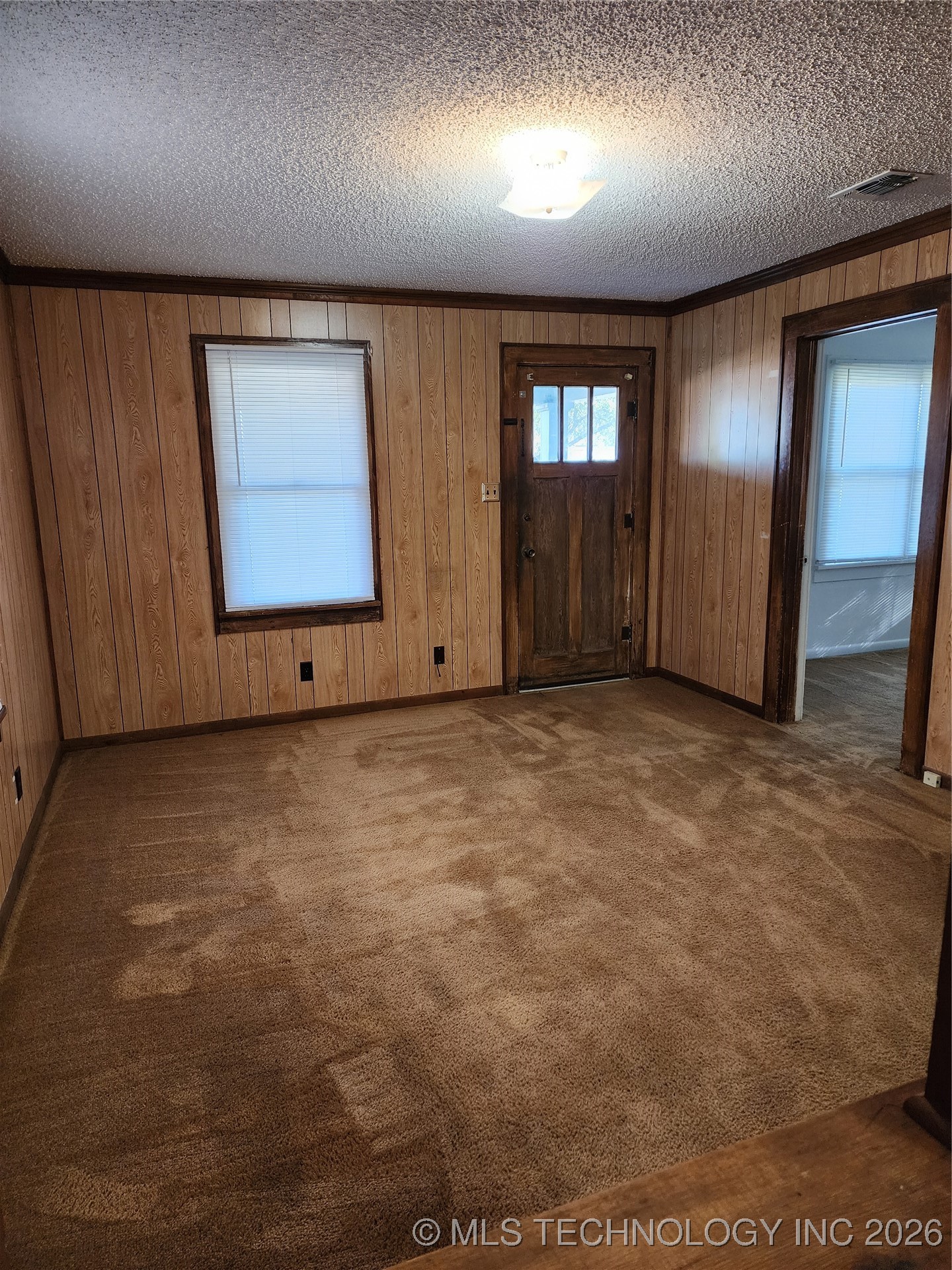 611 N 7th Avenue Property Photo 4