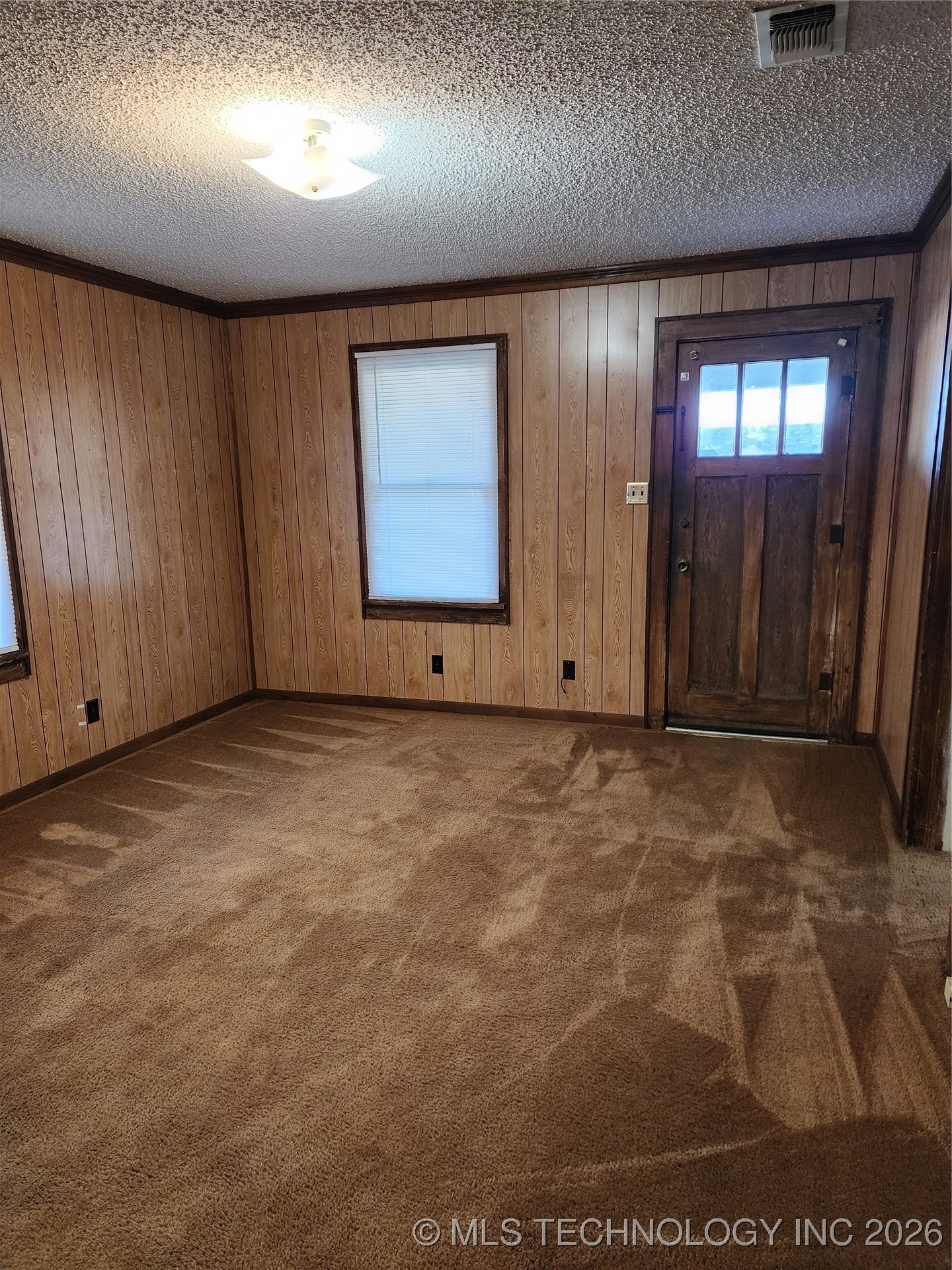 611 N 7th Avenue Property Photo 6