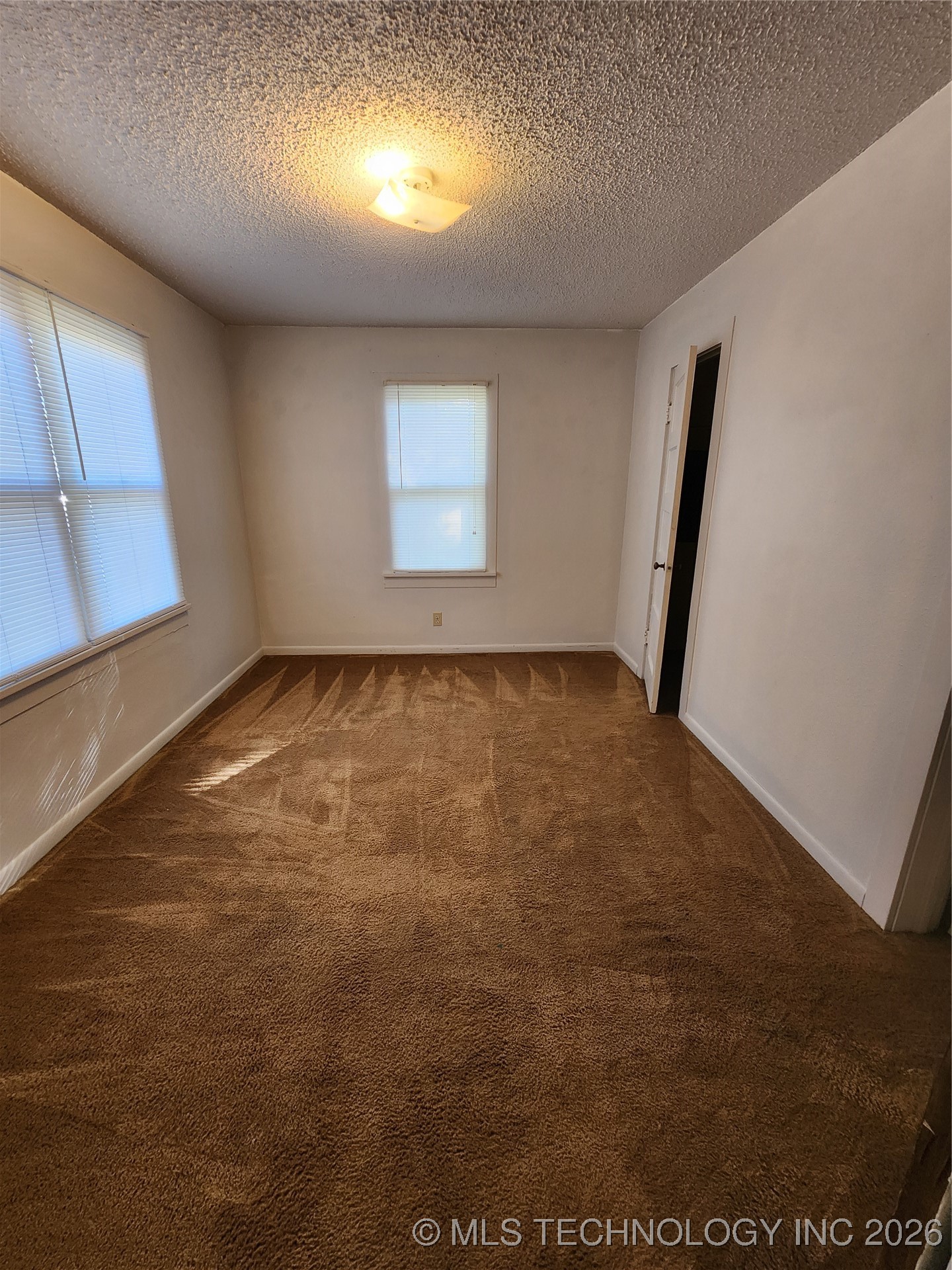 611 N 7th Avenue Property Photo 9