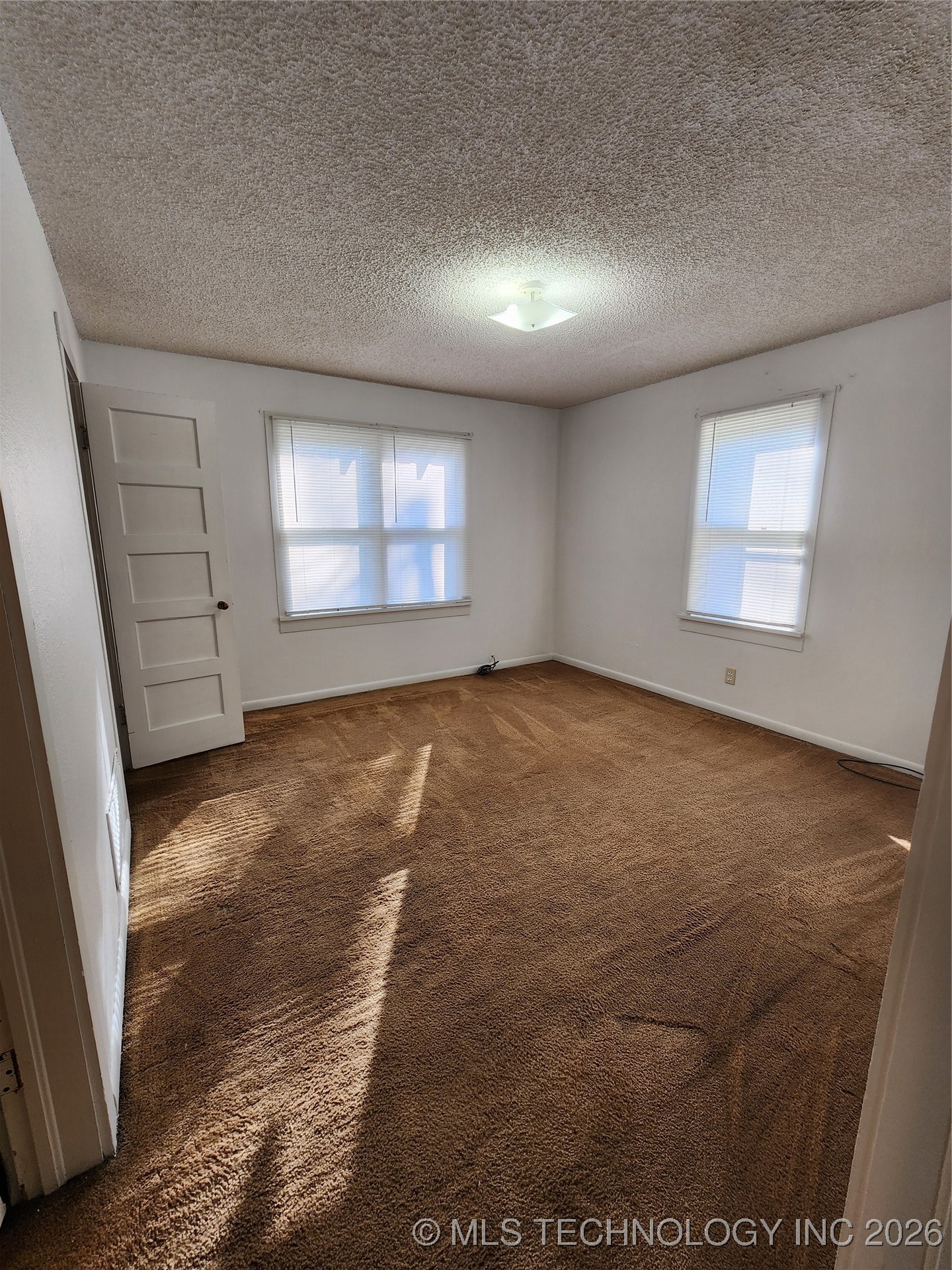 611 N 7th Avenue Property Photo 14