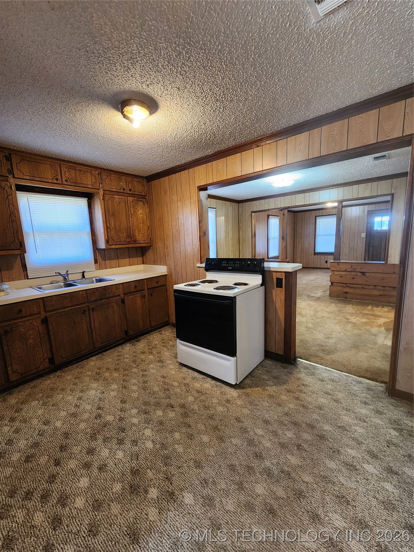 611 N 7th Avenue Property Photo 16