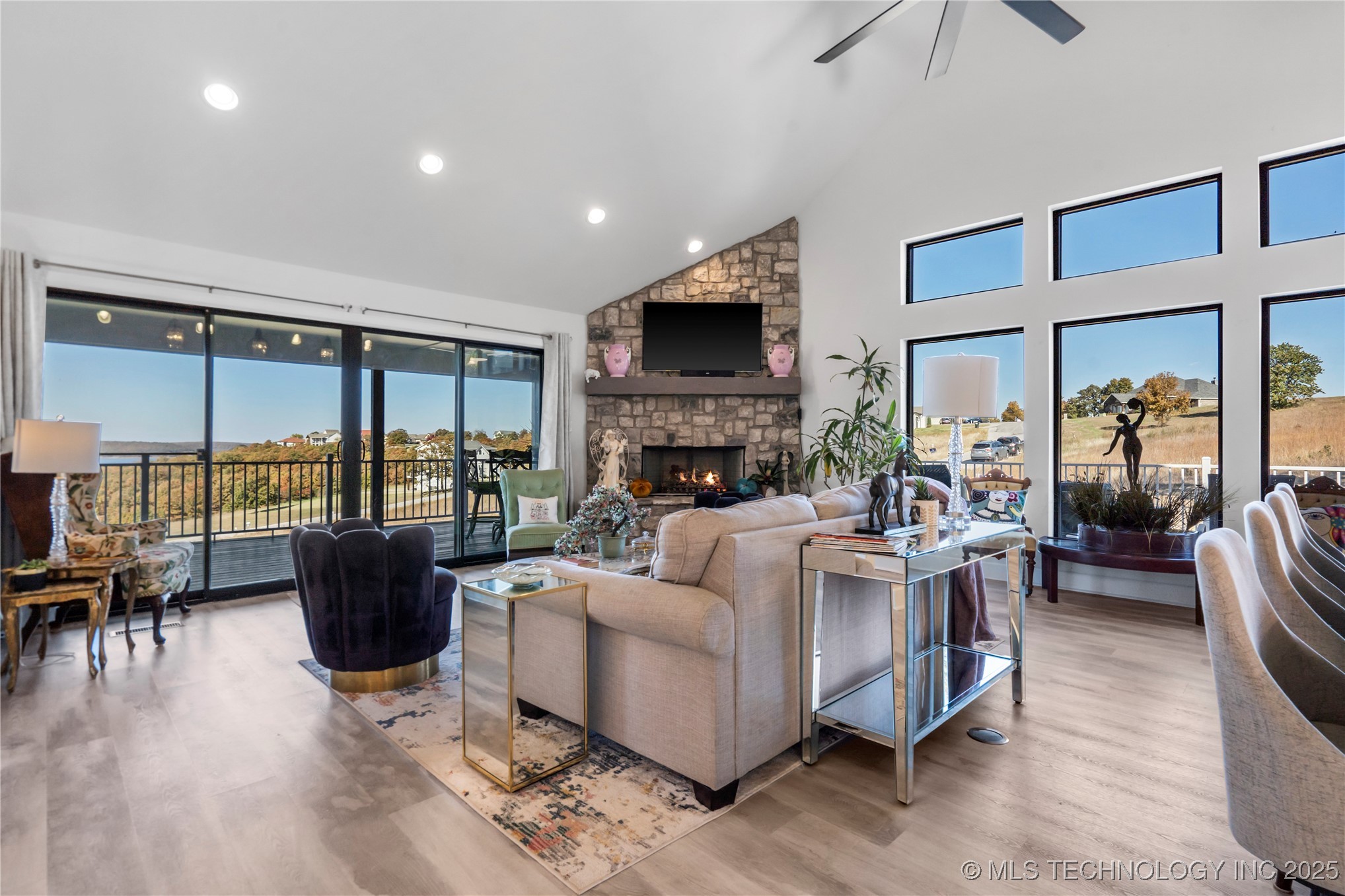 12255 Avalon Drive Property Photo 5