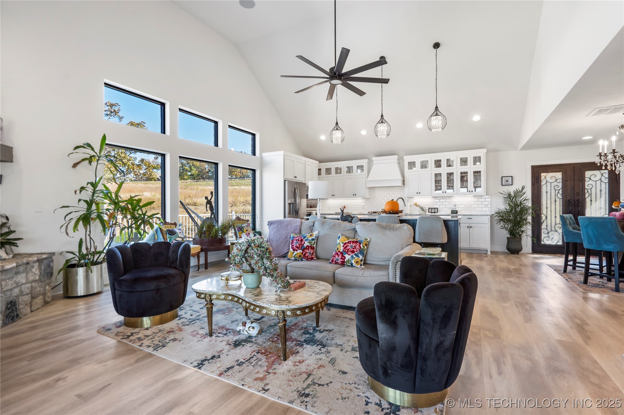 12255 Avalon Drive Property Photo 9