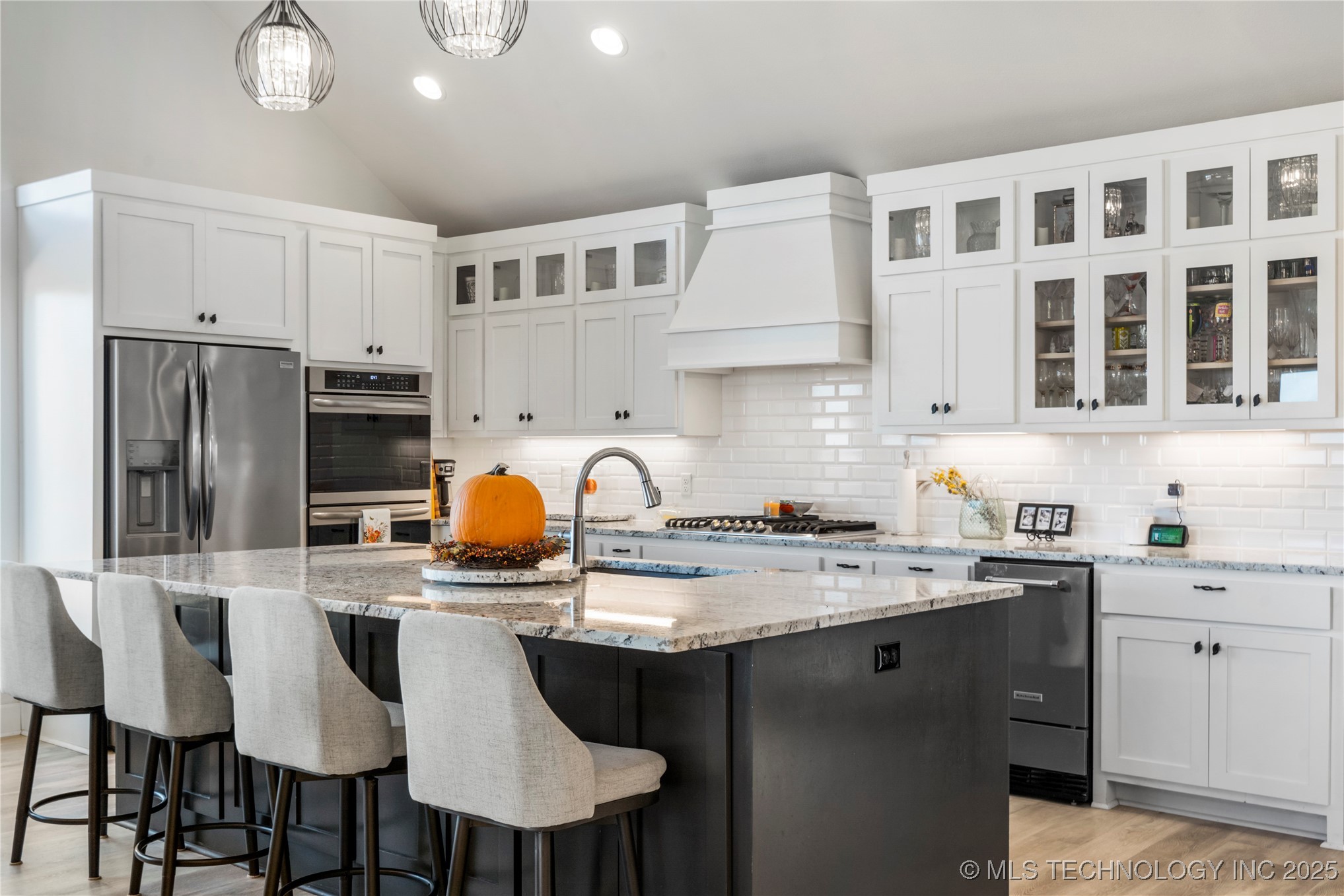 12255 Avalon Drive Property Photo 12