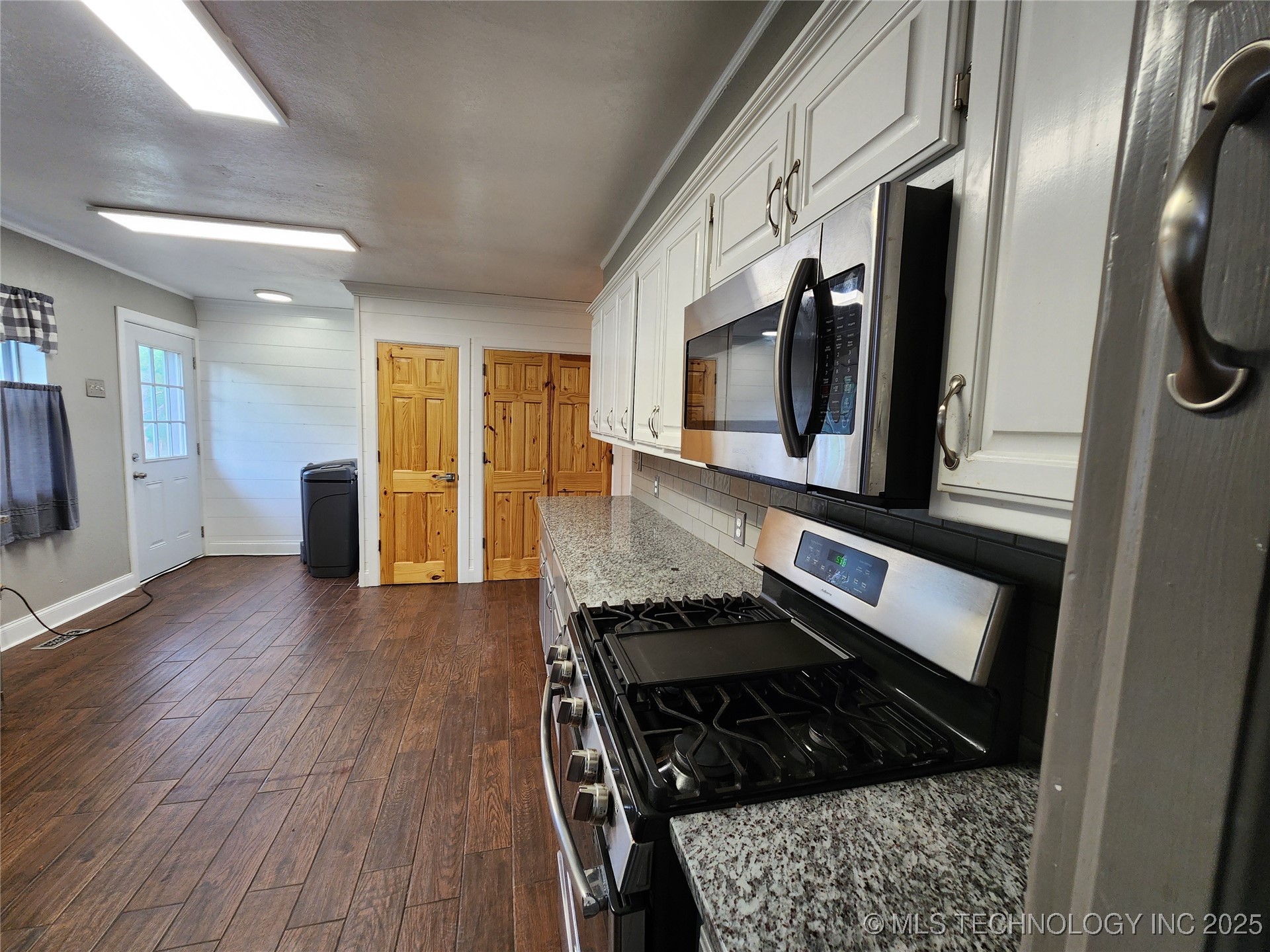 10290 County Road 1543 Property Photo 11