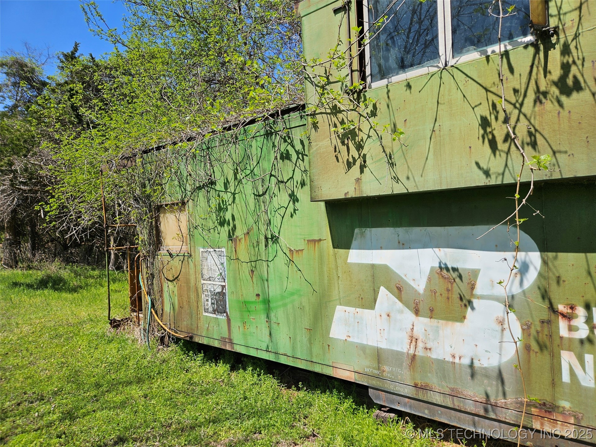 597 S Keystone Drive Property Photo 1