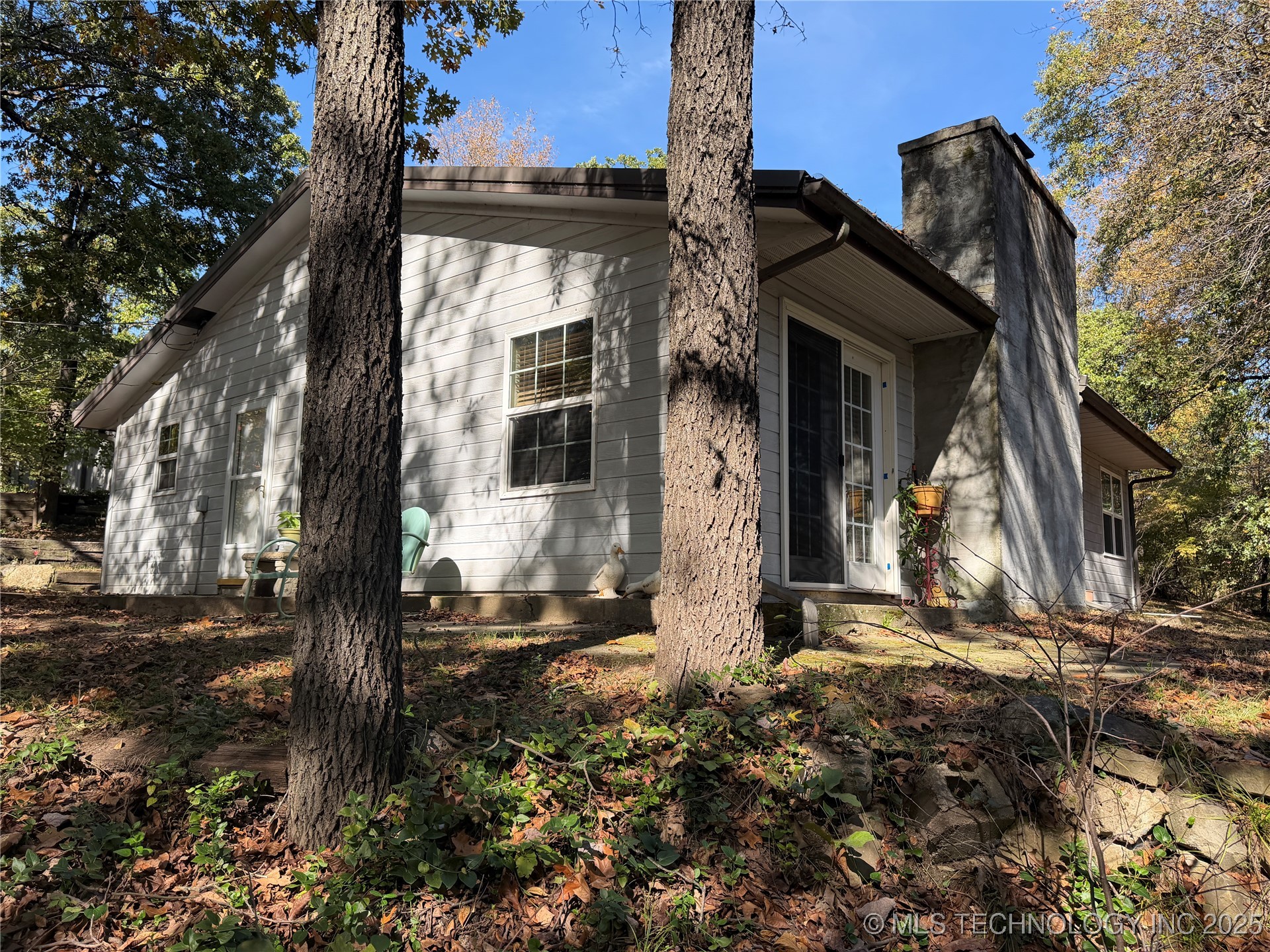 425671 E 1168 Road Property Photo 5