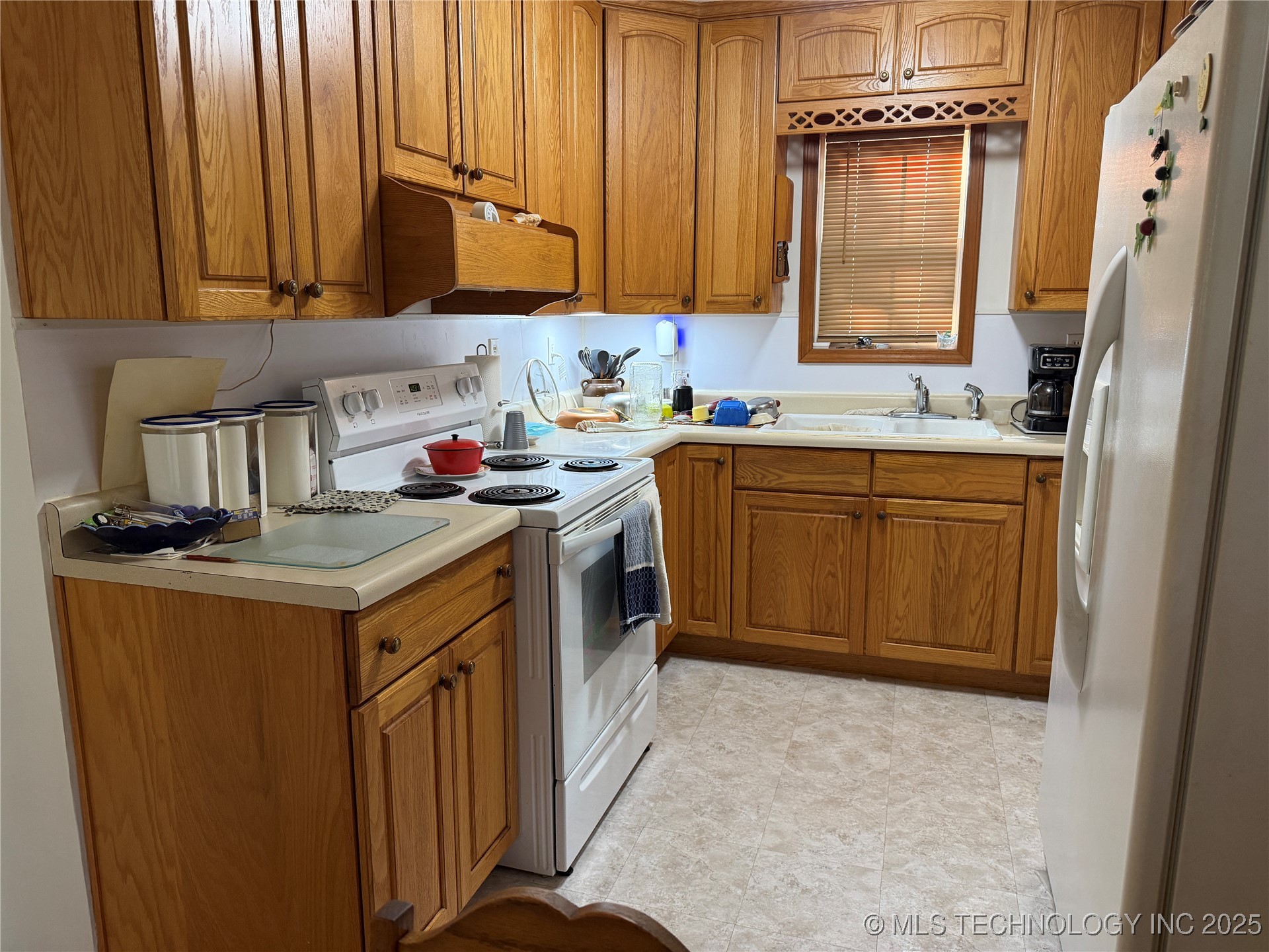 425671 E 1168 Road Property Photo 8