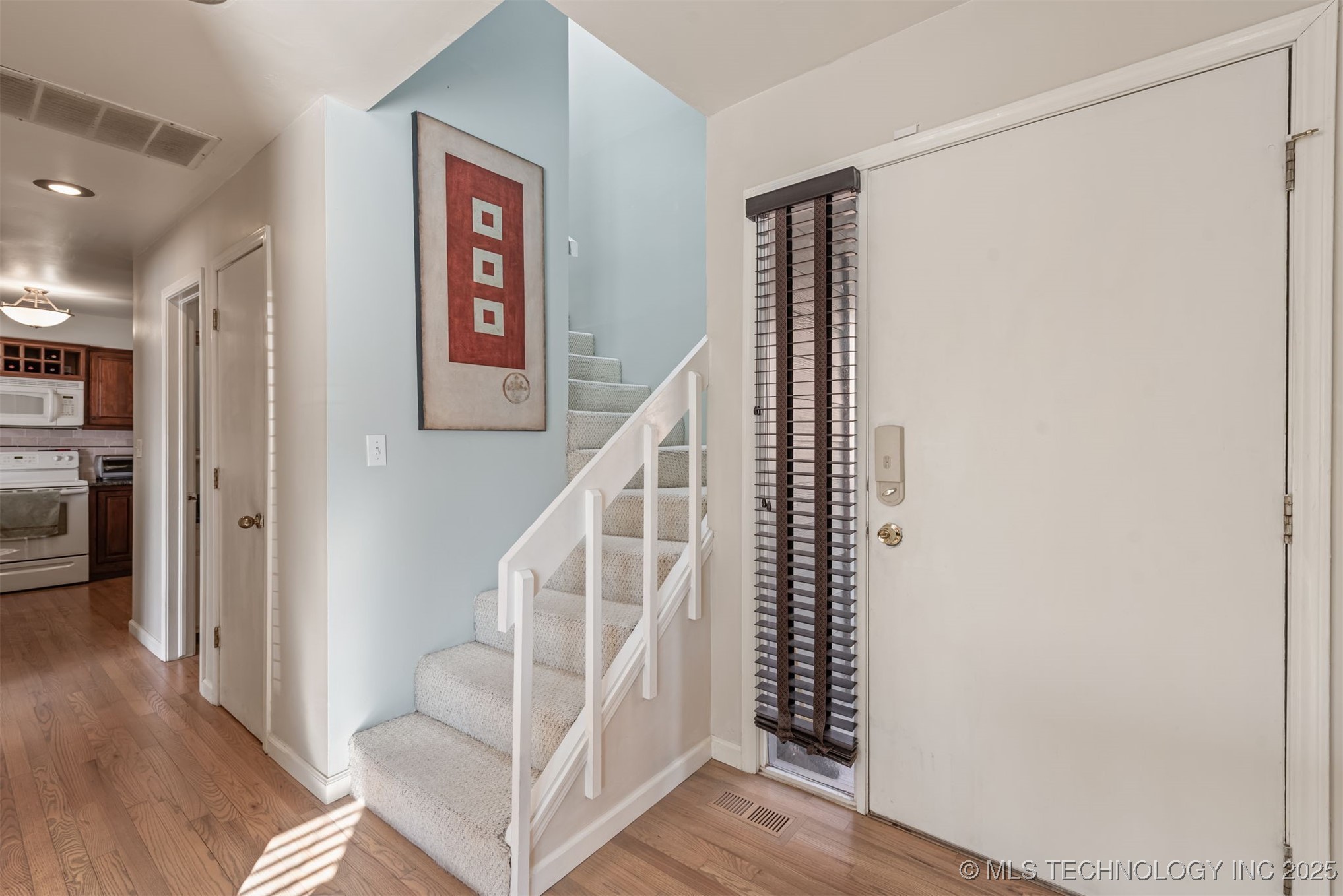 1410 S Houston Avenue D Property Photo 5