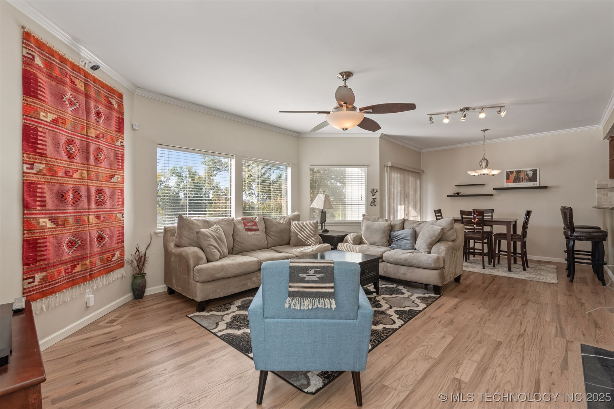 1410 S Houston Avenue D Property Photo 6